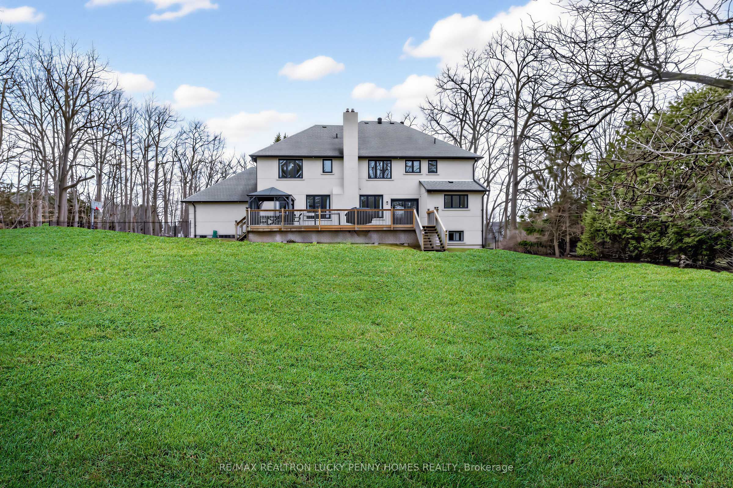 18 Walnut Glen Place Property Photo 43