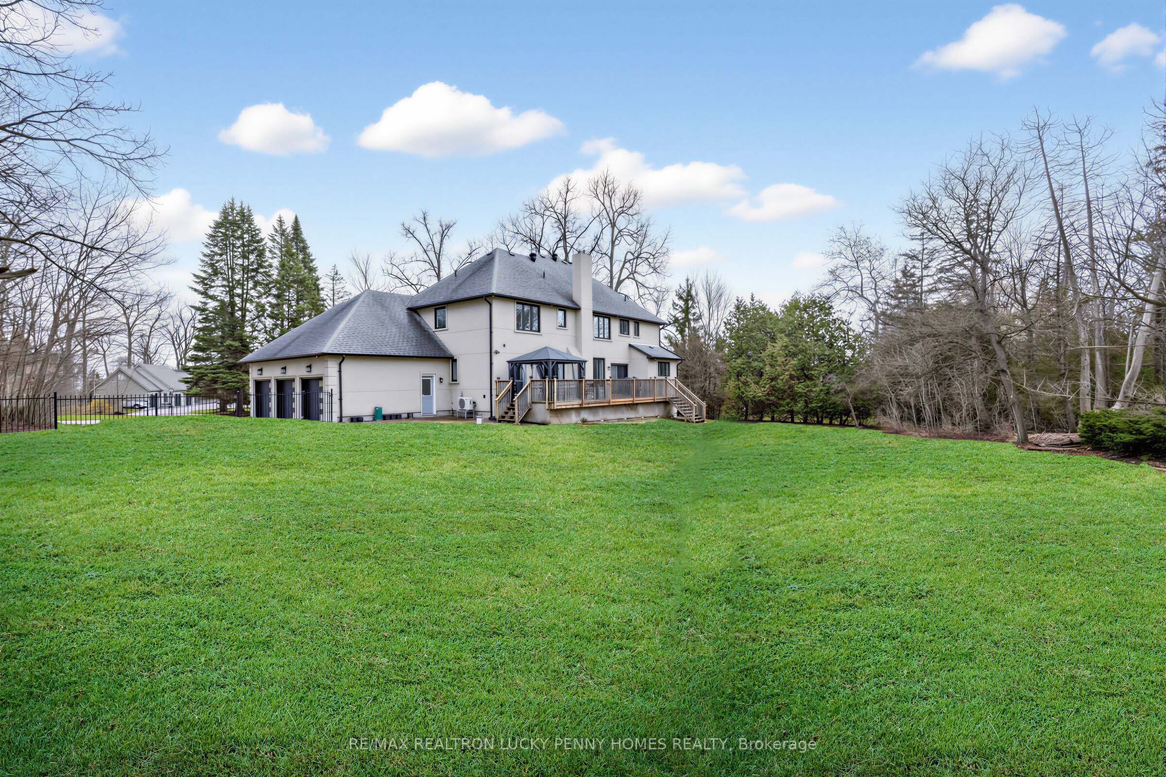 18 Walnut Glen Place Property Photo 44