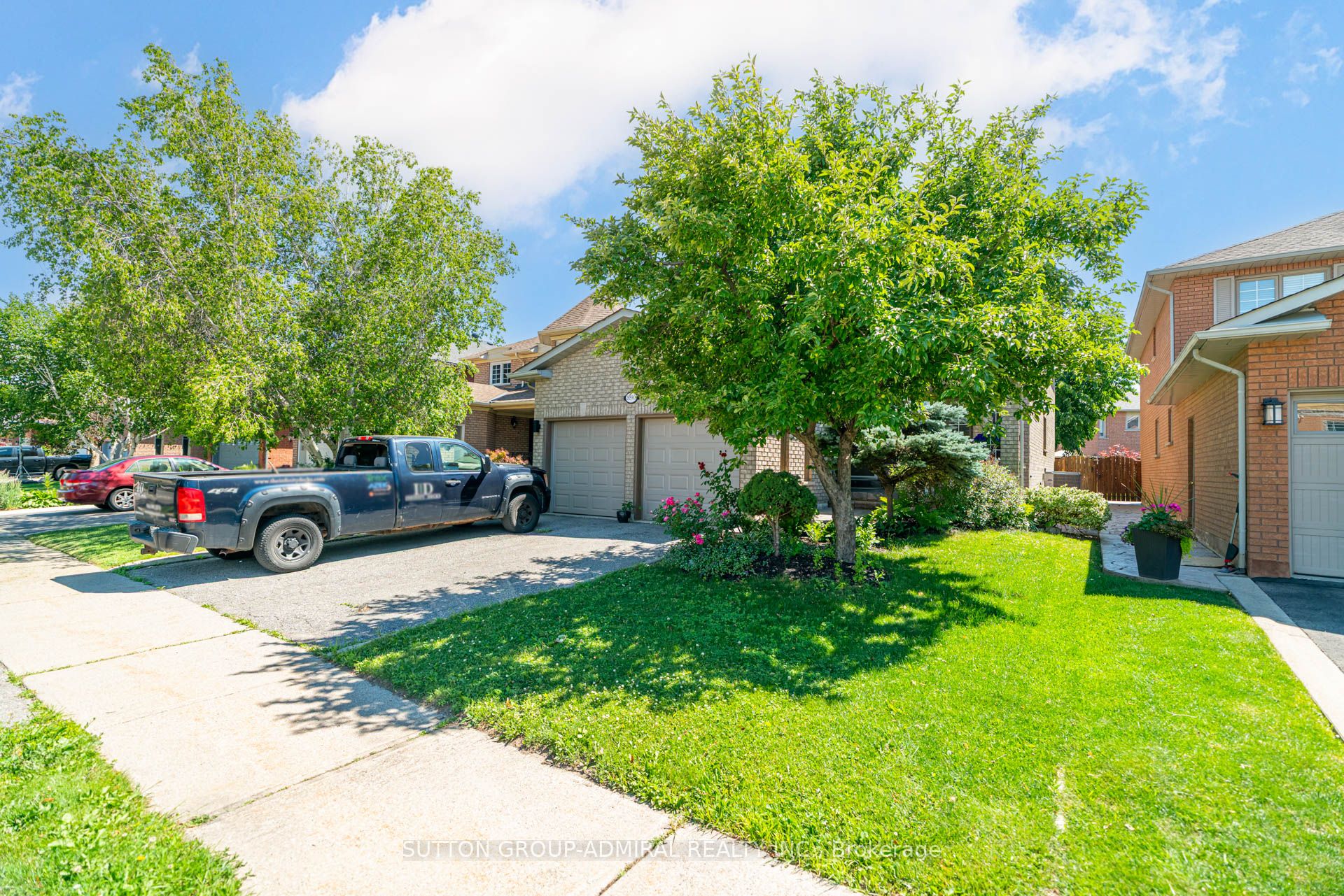 8890 Martin Grove Road Property Photo 4