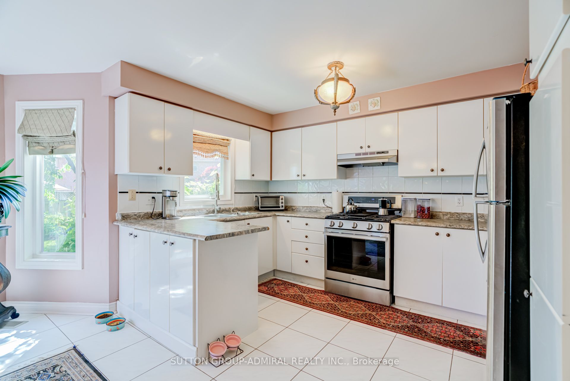8890 Martin Grove Road Property Photo 23