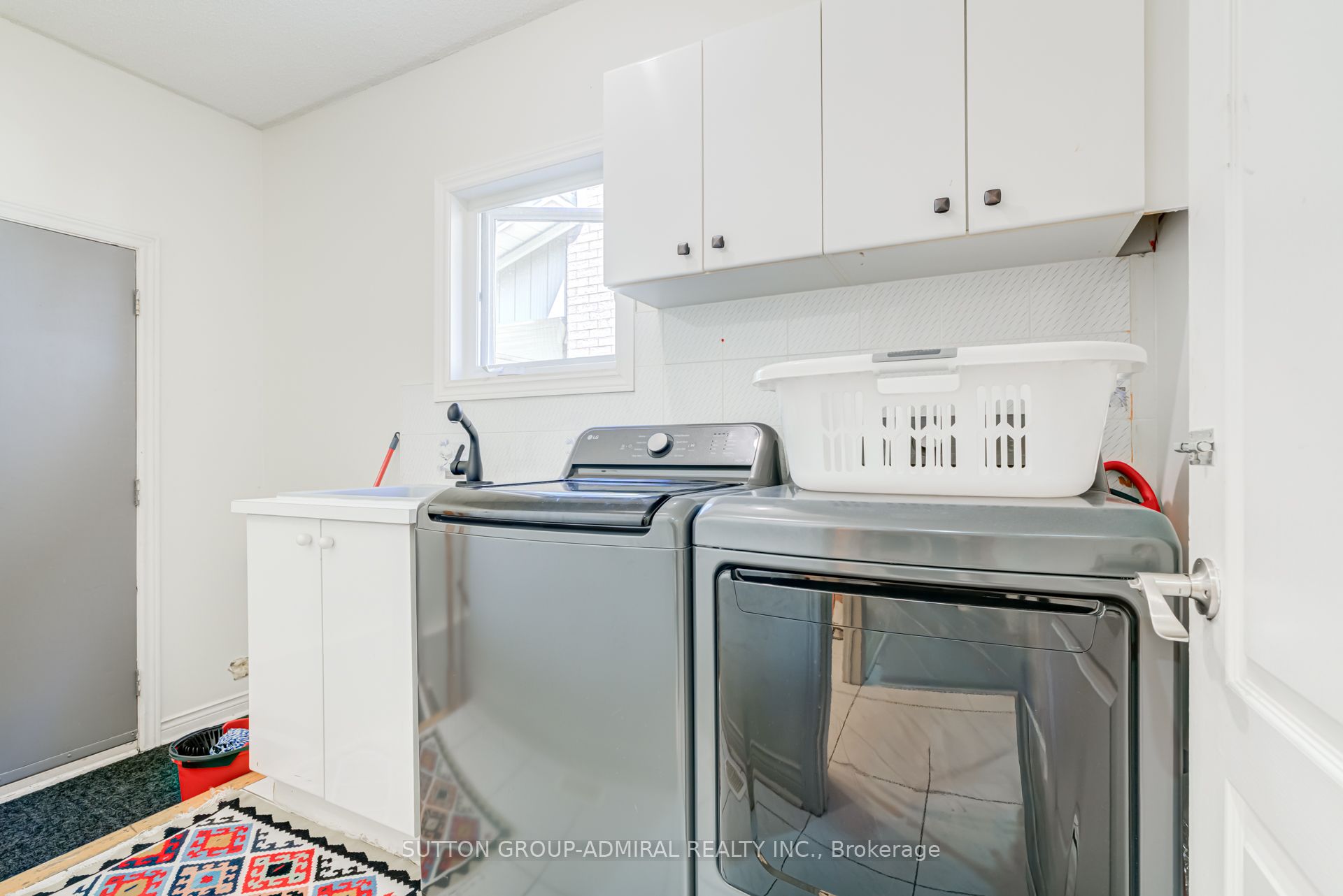 8890 Martin Grove Road Property Photo 28