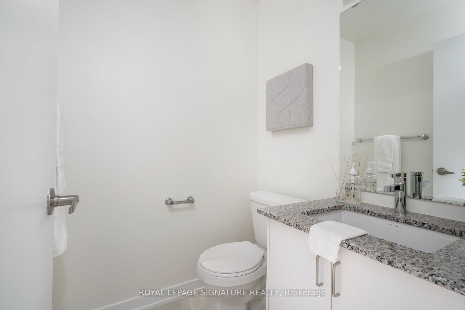 370 Red Maple Road 51 Property Photo 4
