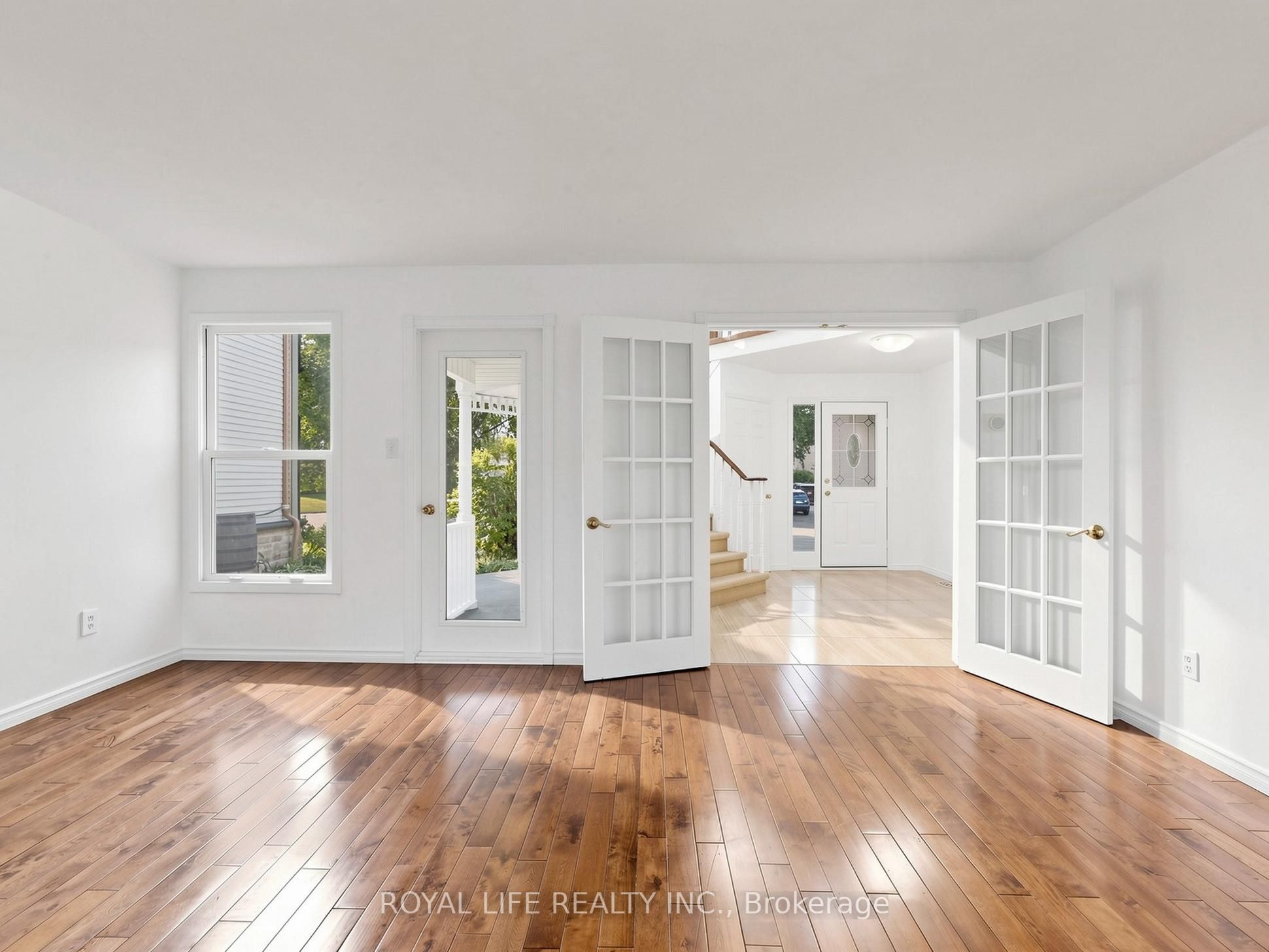 985 Linden Street Property Photo 6