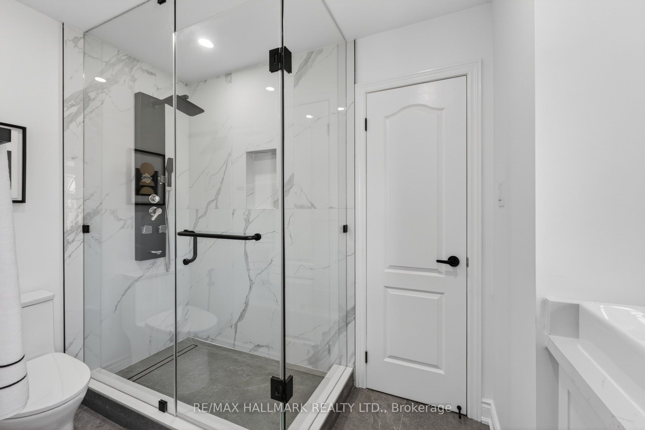 57 Saint Nicholas Crescent Property Photo 39