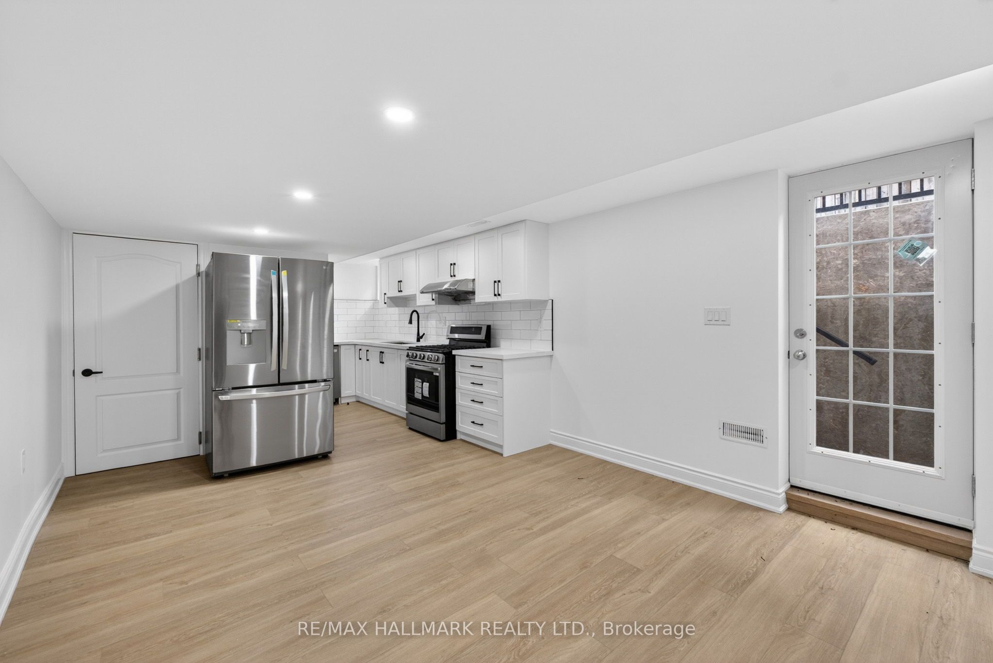 57 Saint Nicholas Crescent Property Photo 43