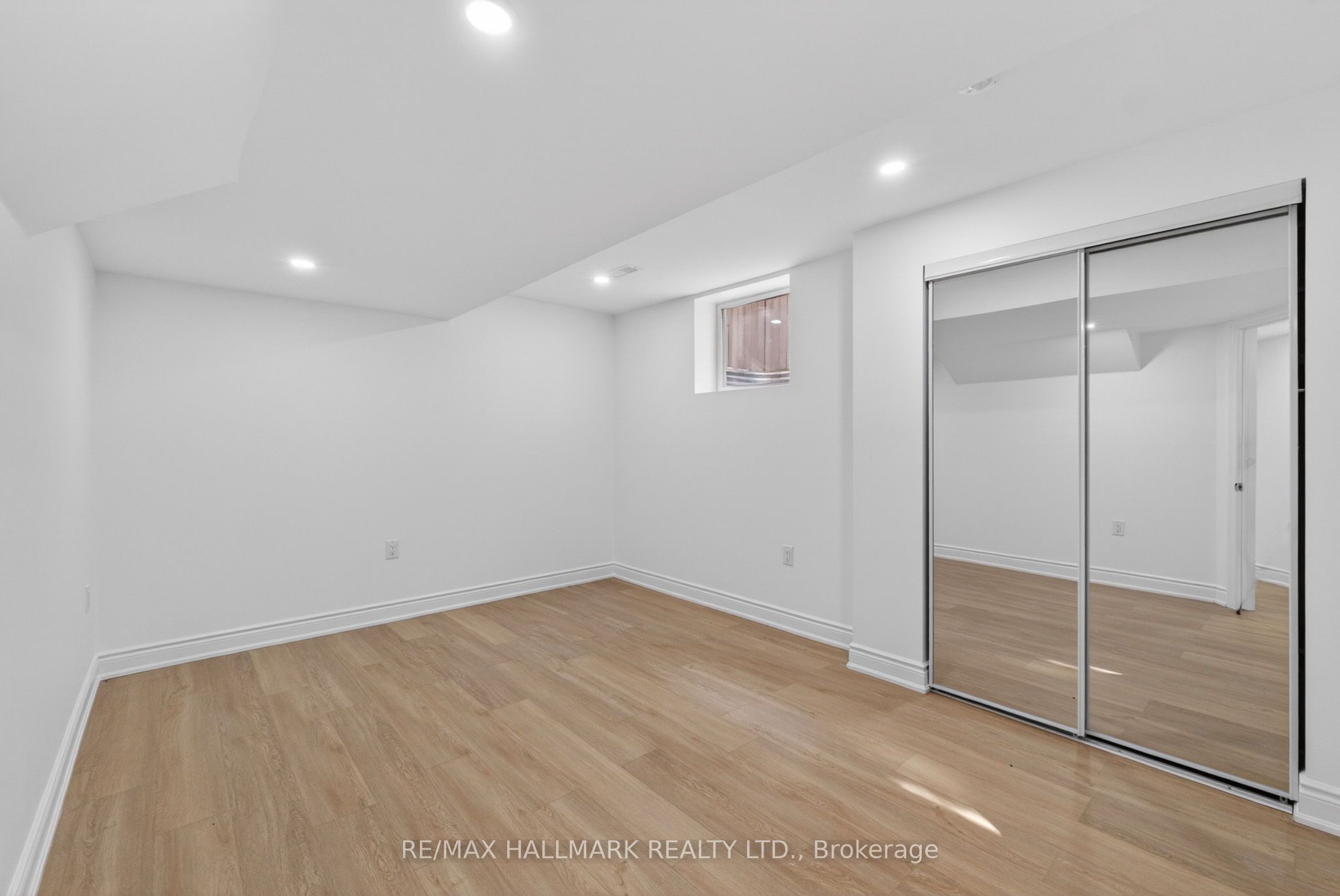 57 Saint Nicholas Crescent Property Photo 44