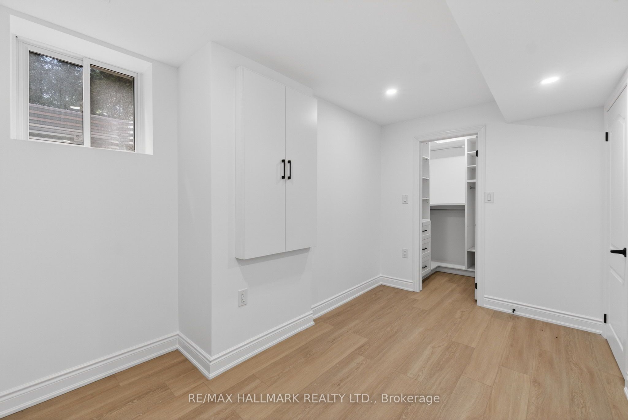 57 Saint Nicholas Crescent Property Photo 45