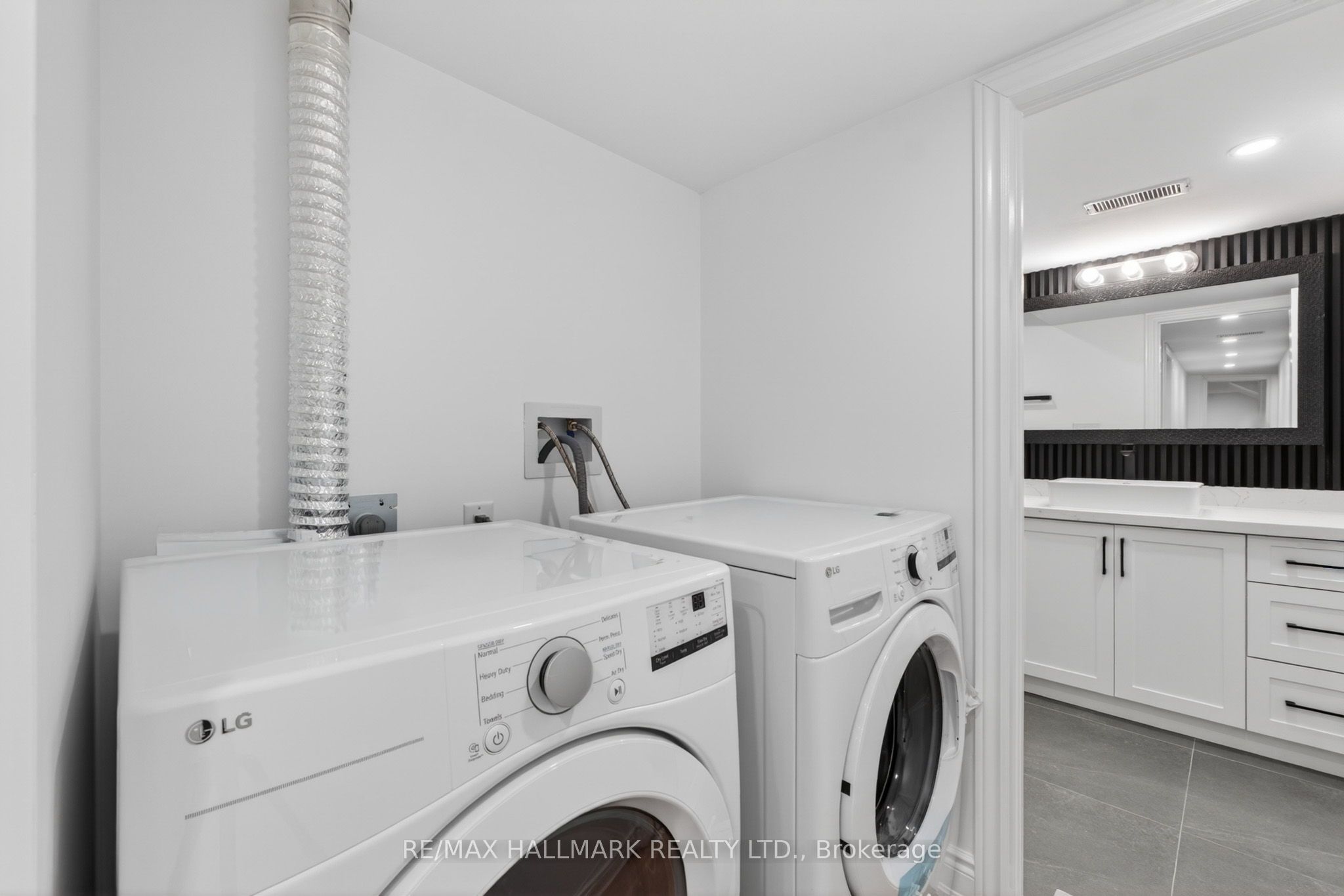 57 Saint Nicholas Crescent Property Photo 47