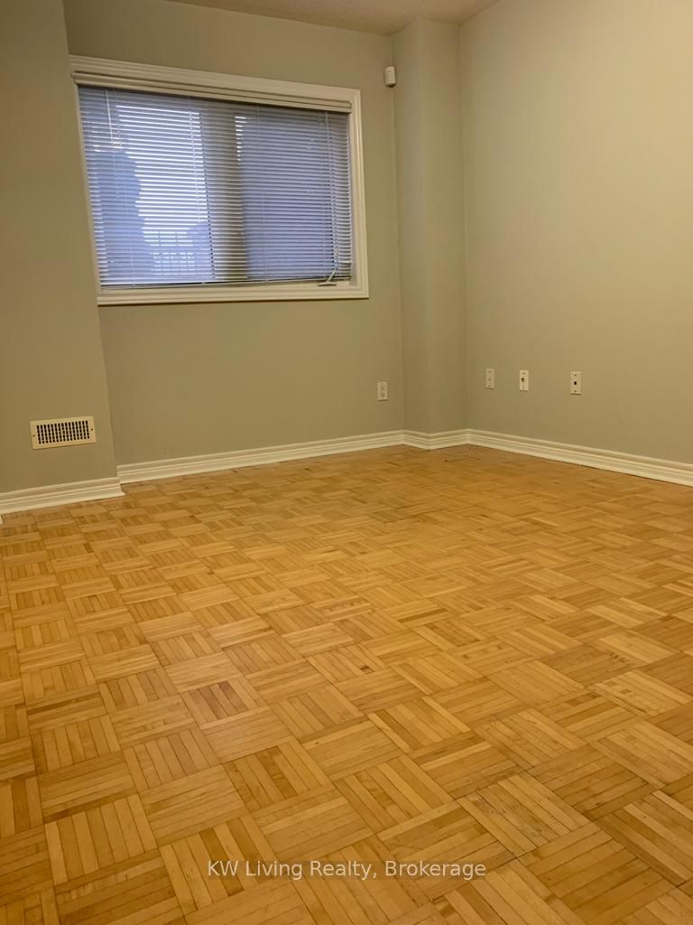 9133 Bayview Avenue Th76 Property Photo 11