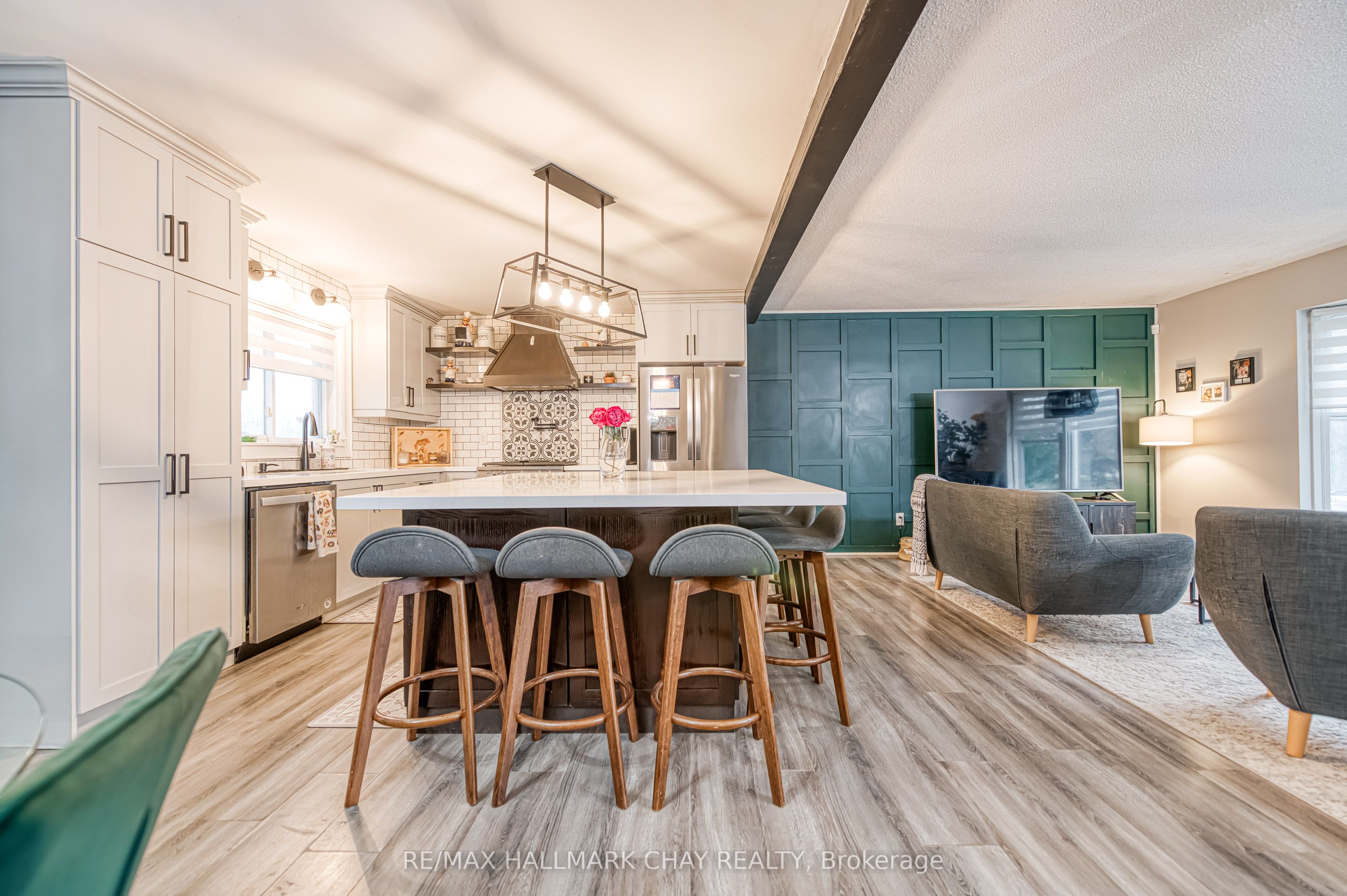 20 Howard Avenue Property Photo 8