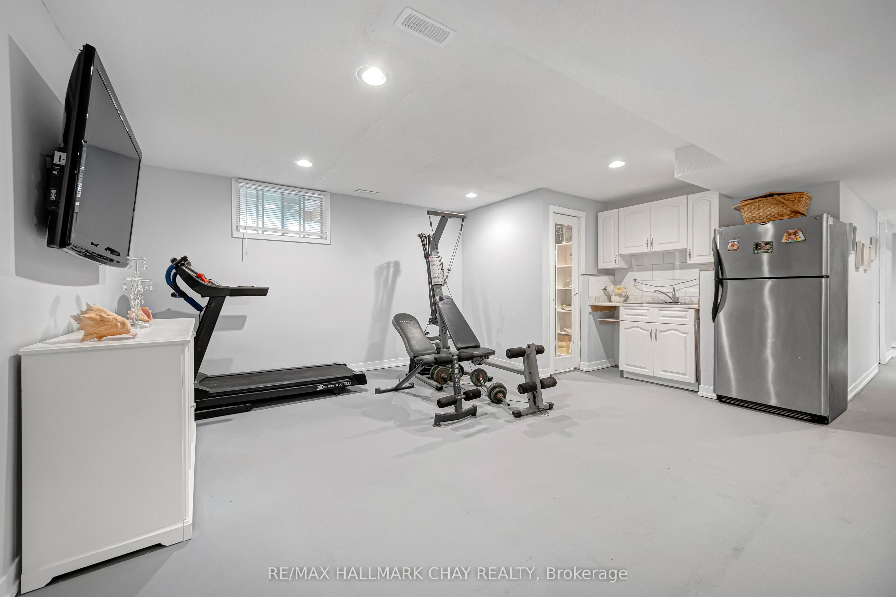 20 Howard Avenue Property Photo 23