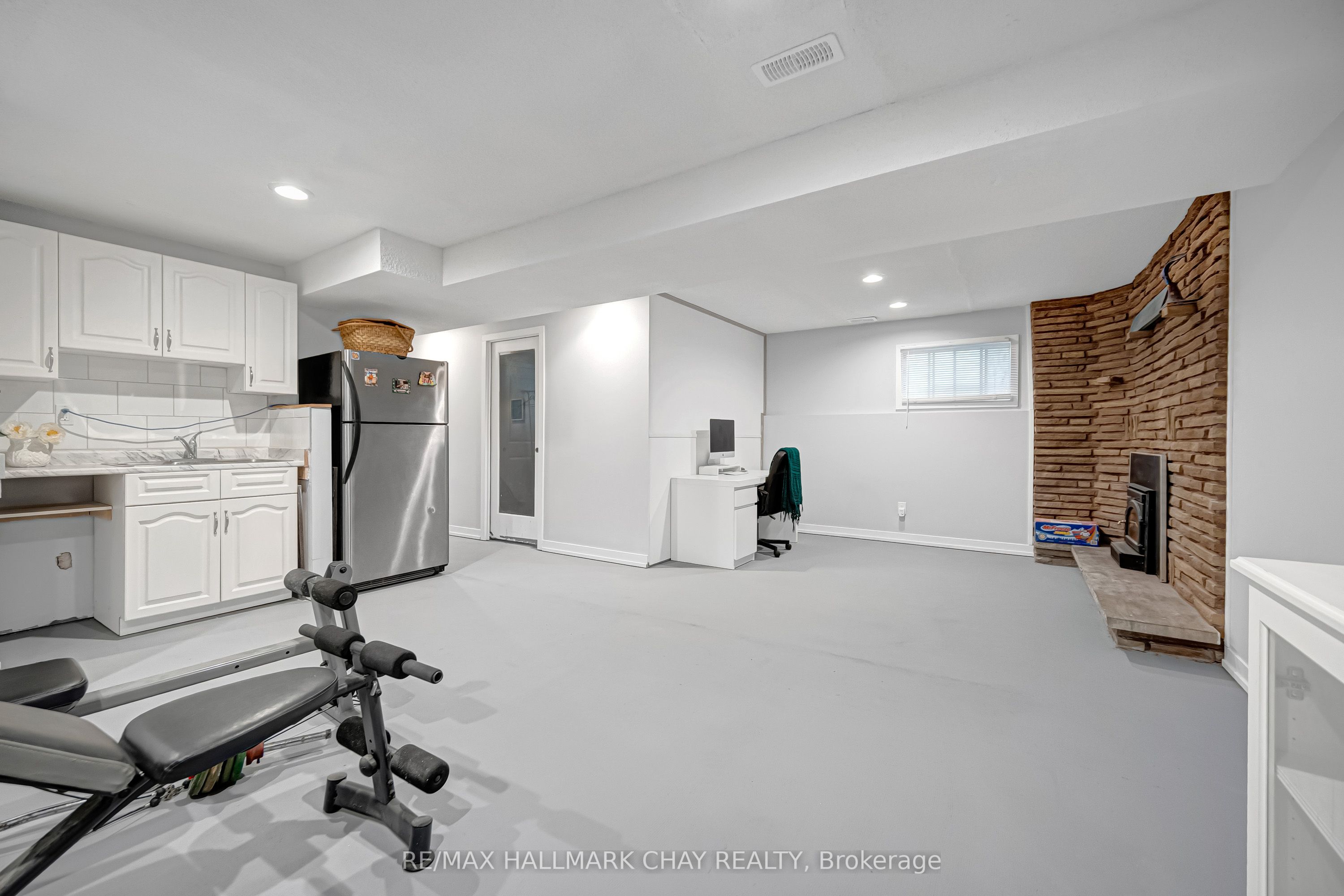 20 Howard Avenue Property Photo 25