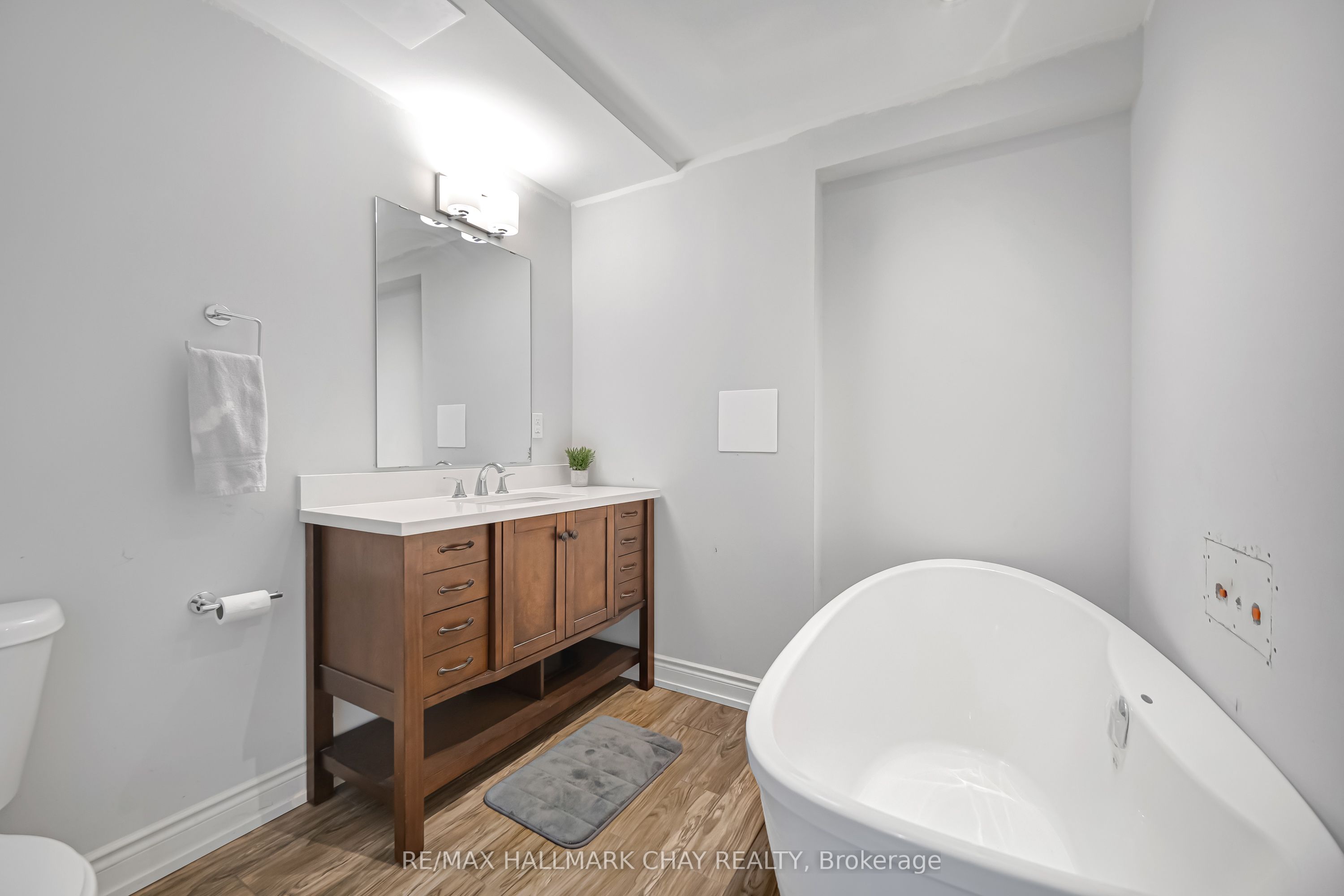 20 Howard Avenue Property Photo 29