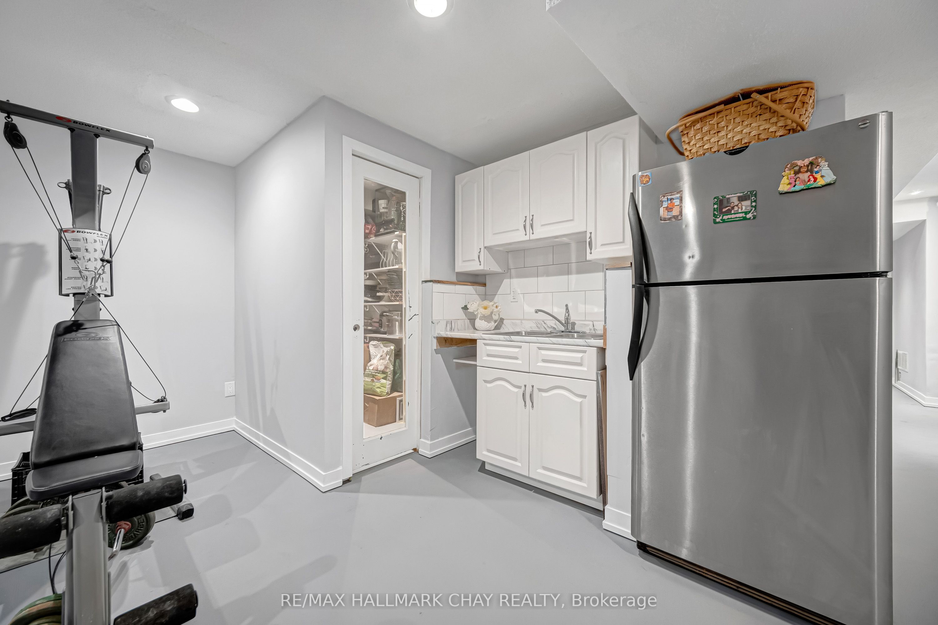 20 Howard Avenue Property Photo 30