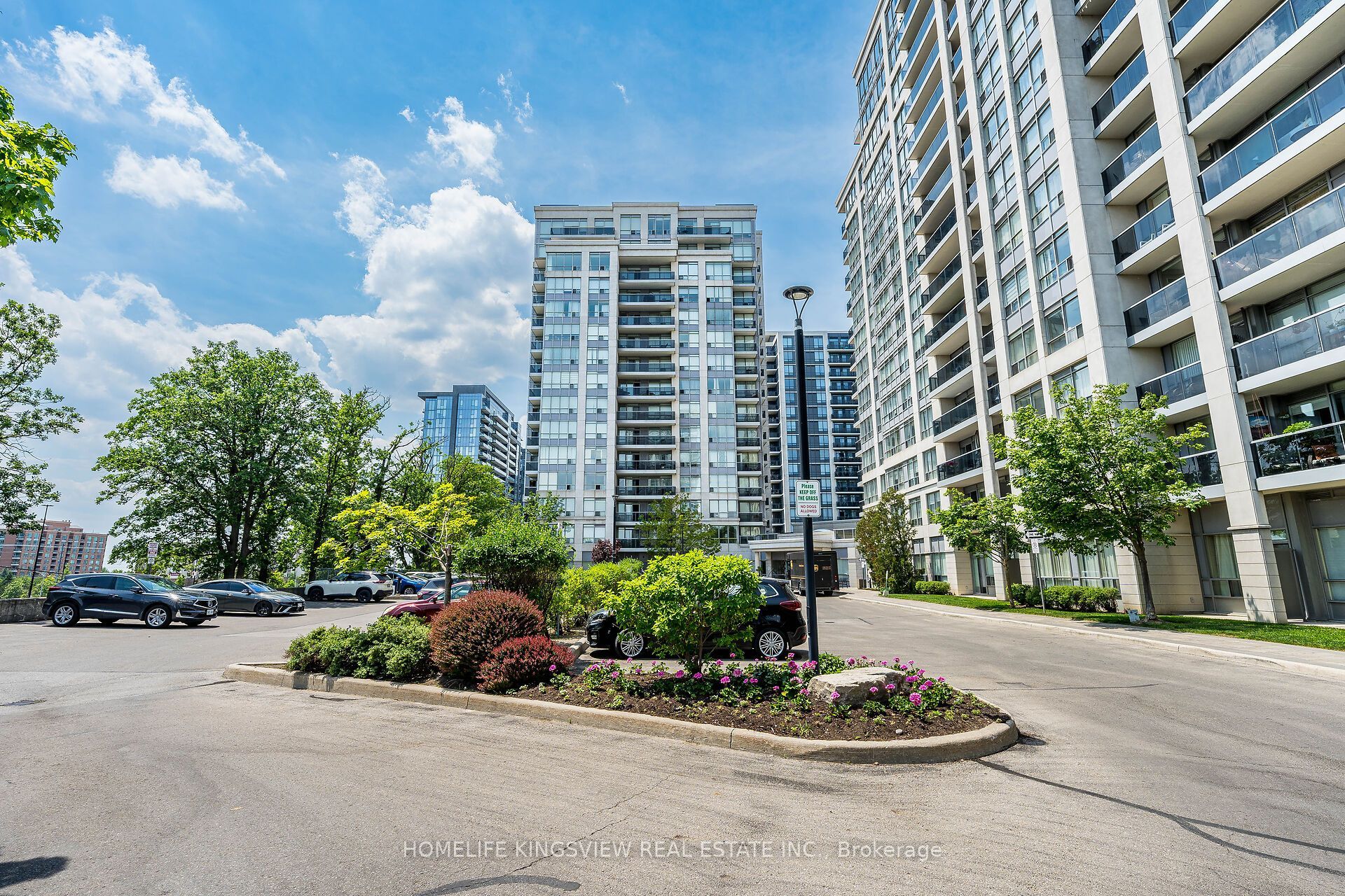 60 Disera Drive 807 Property Photo 1