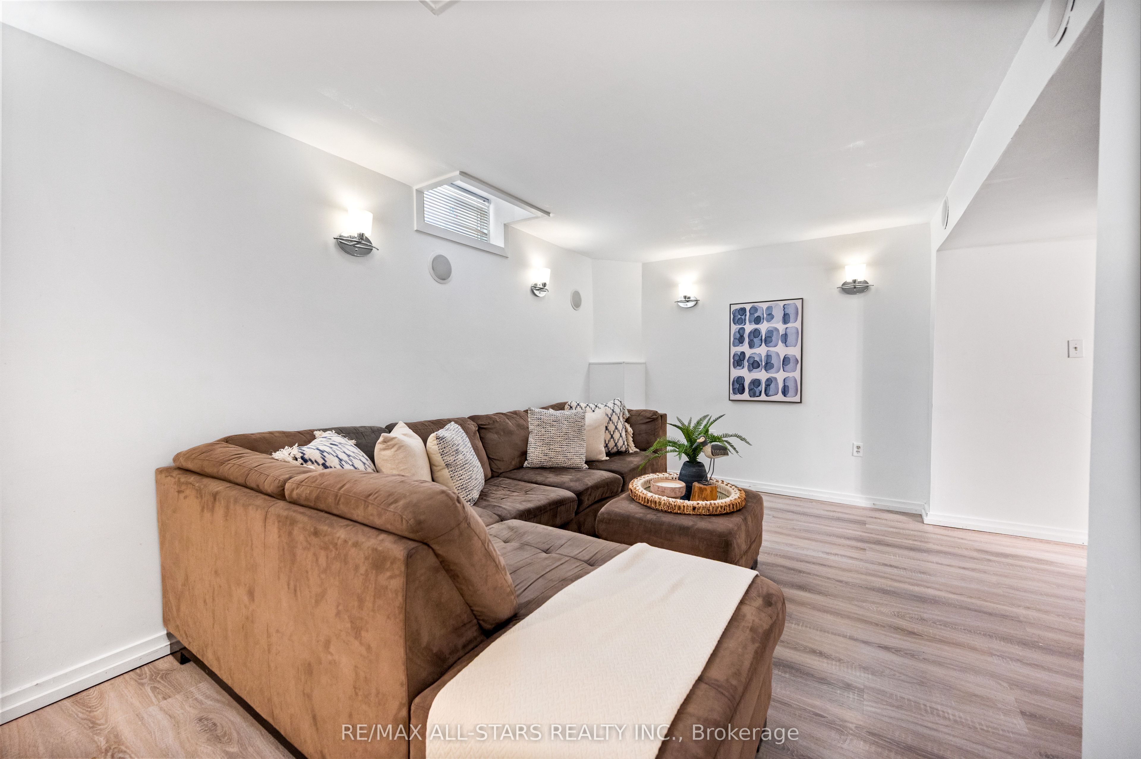195 Richard Underhill Avenue Property Photo 31