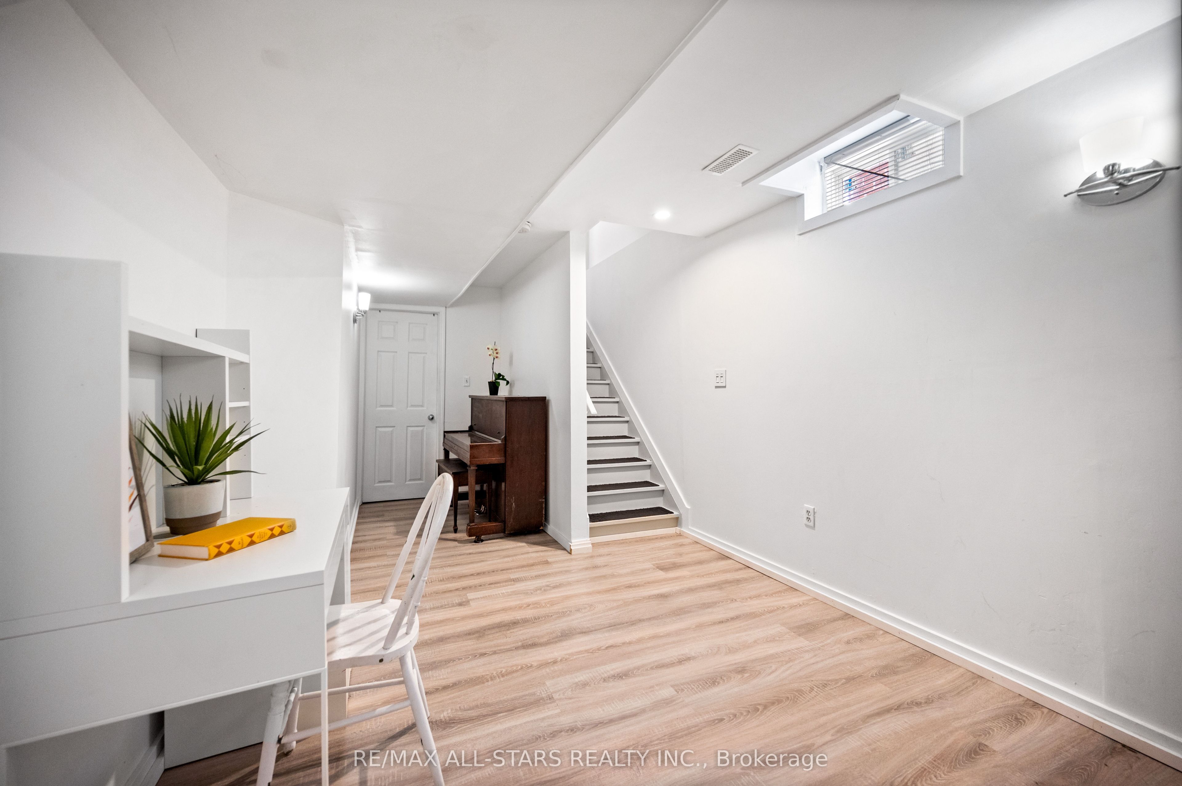 195 Richard Underhill Avenue Property Photo 33