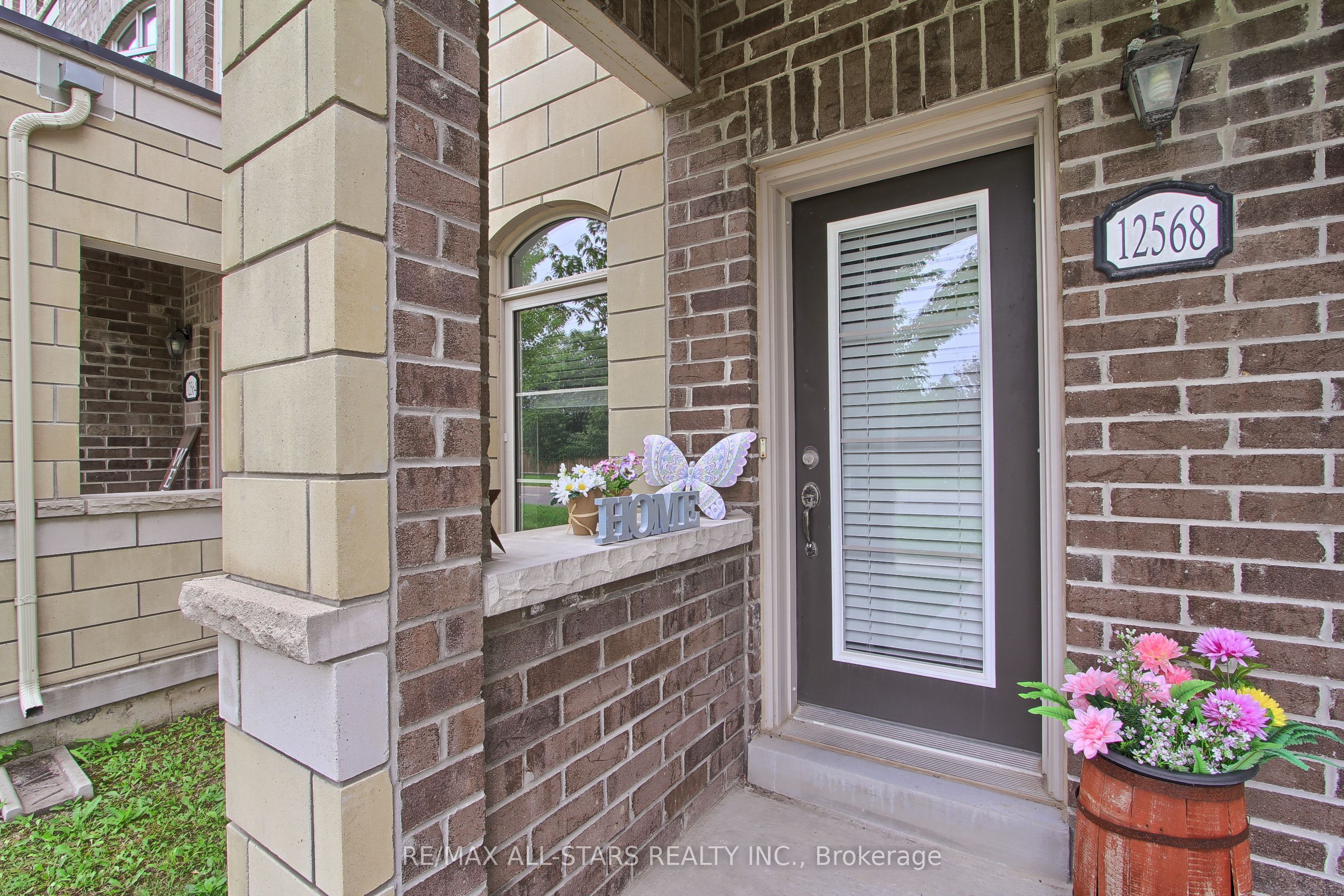 12568 Ninth Line Property Photo 2