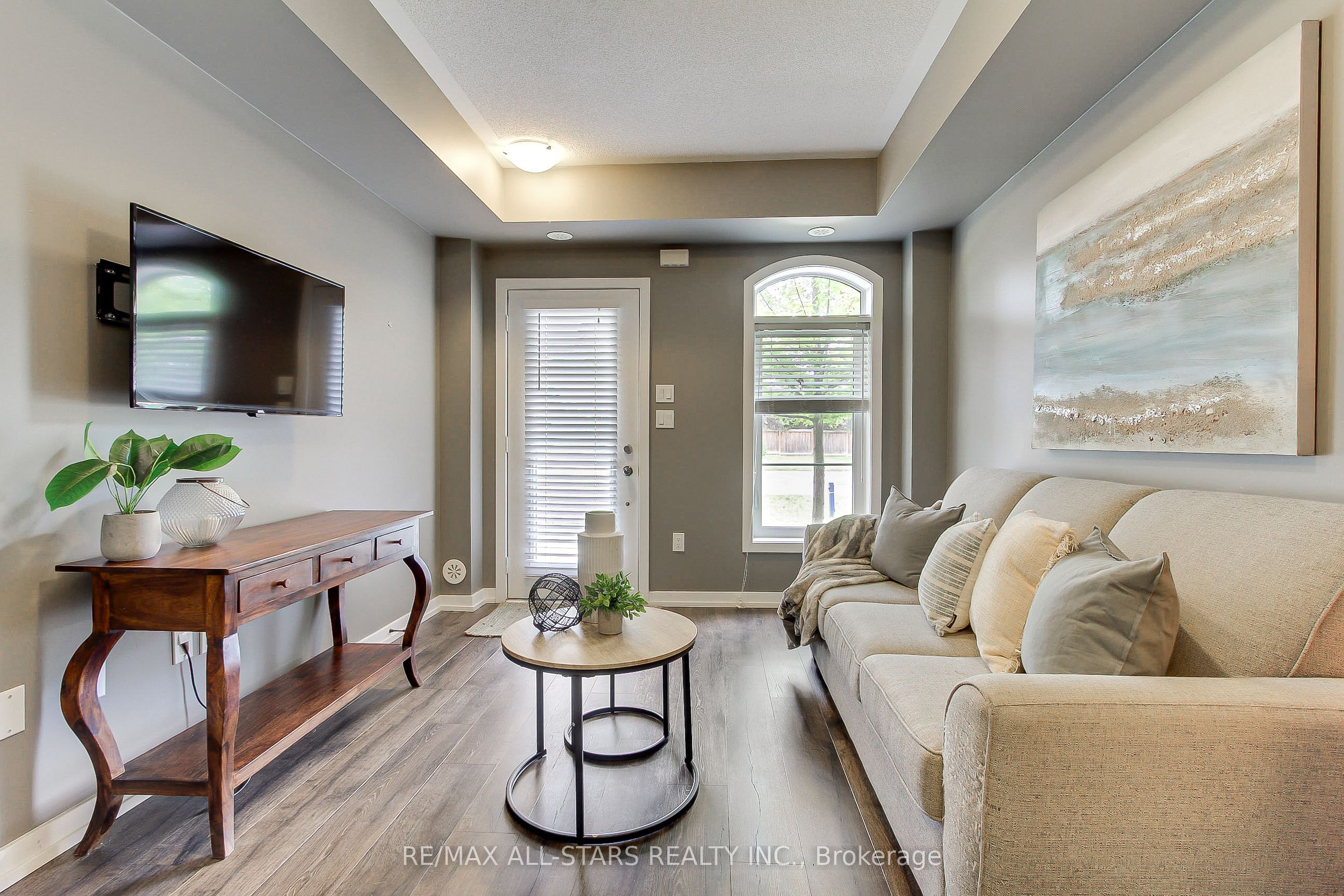 12568 Ninth Line Property Photo 4