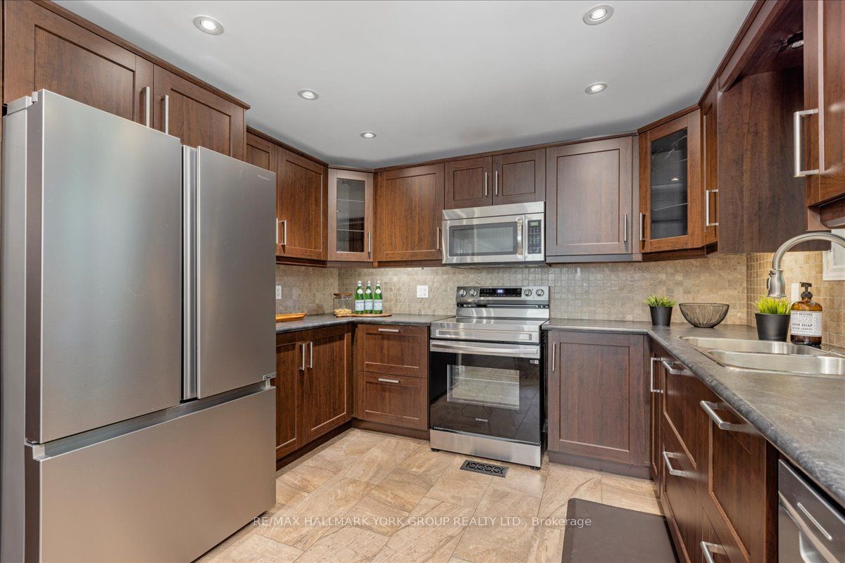 120 Roxanna Drive Property Photo 12