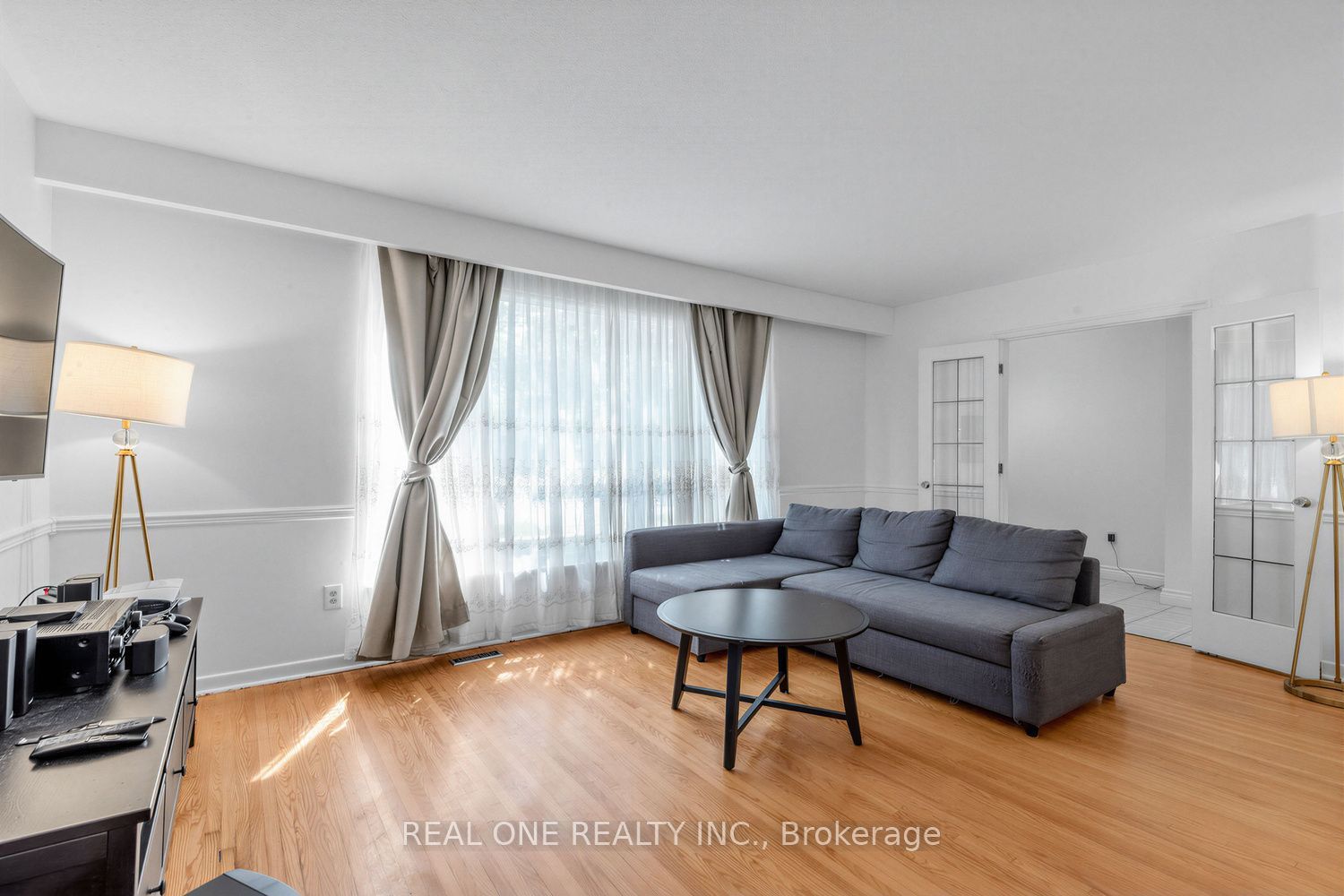 10 Devins Drive Property Photo 2