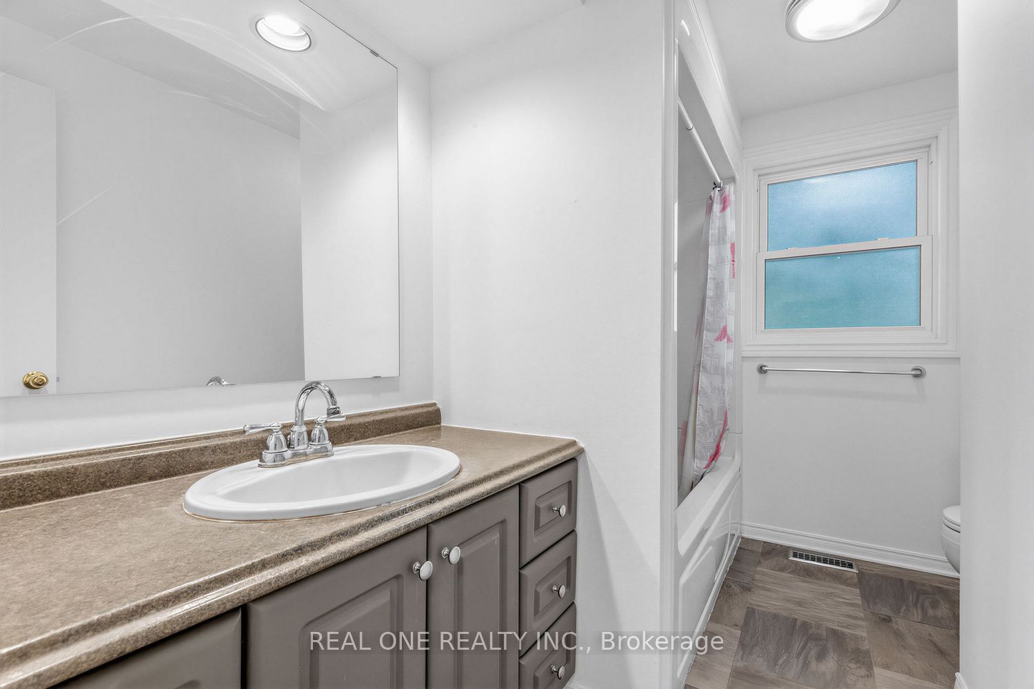 10 Devins Drive Property Photo 20