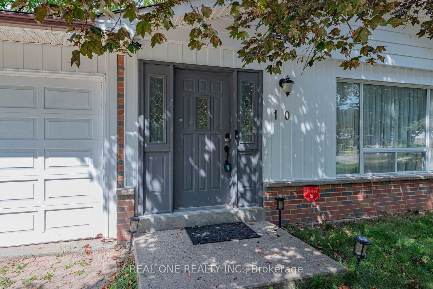 10 Devins Drive Property Photo 28