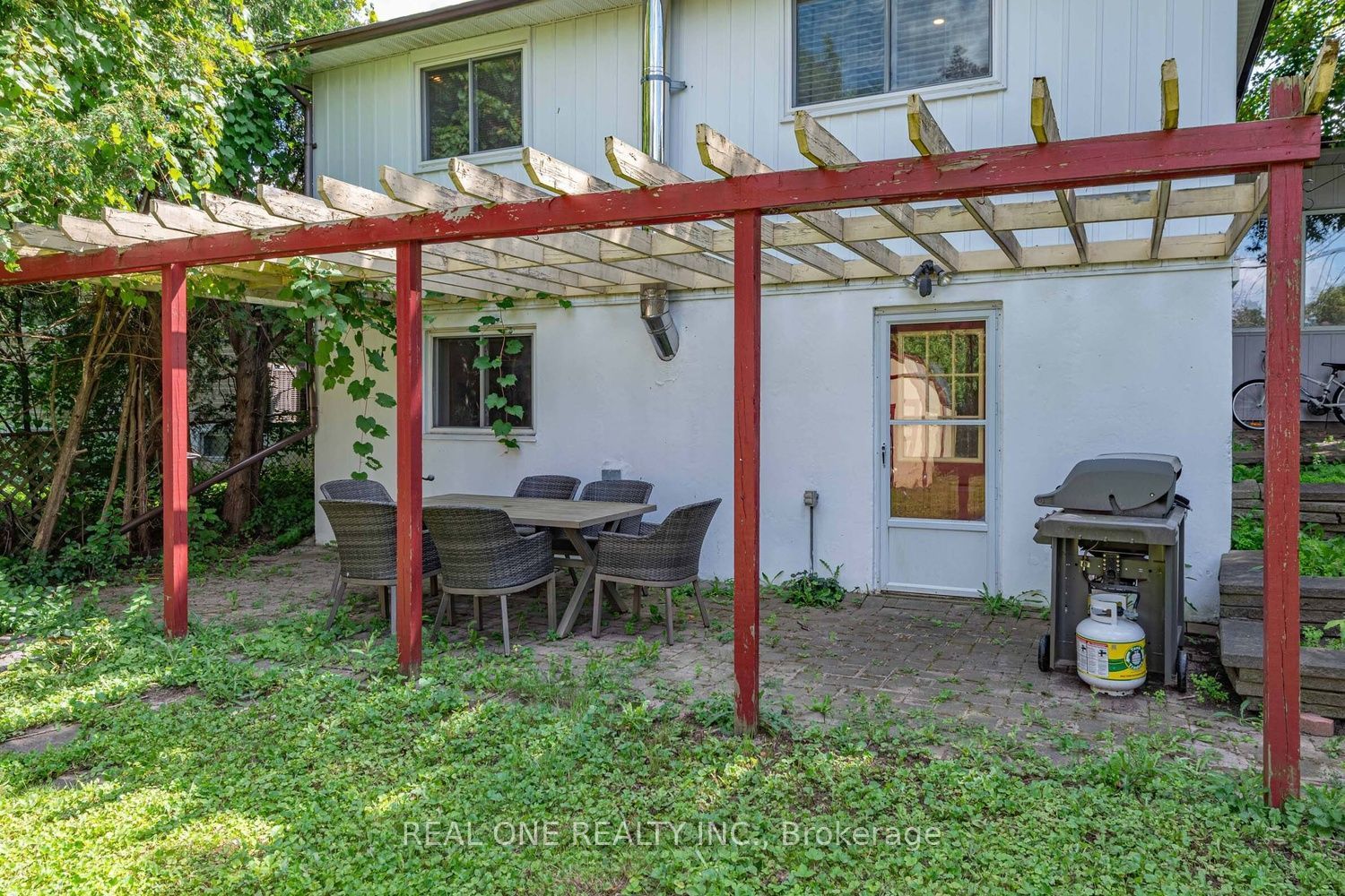 10 Devins Drive Property Photo 32