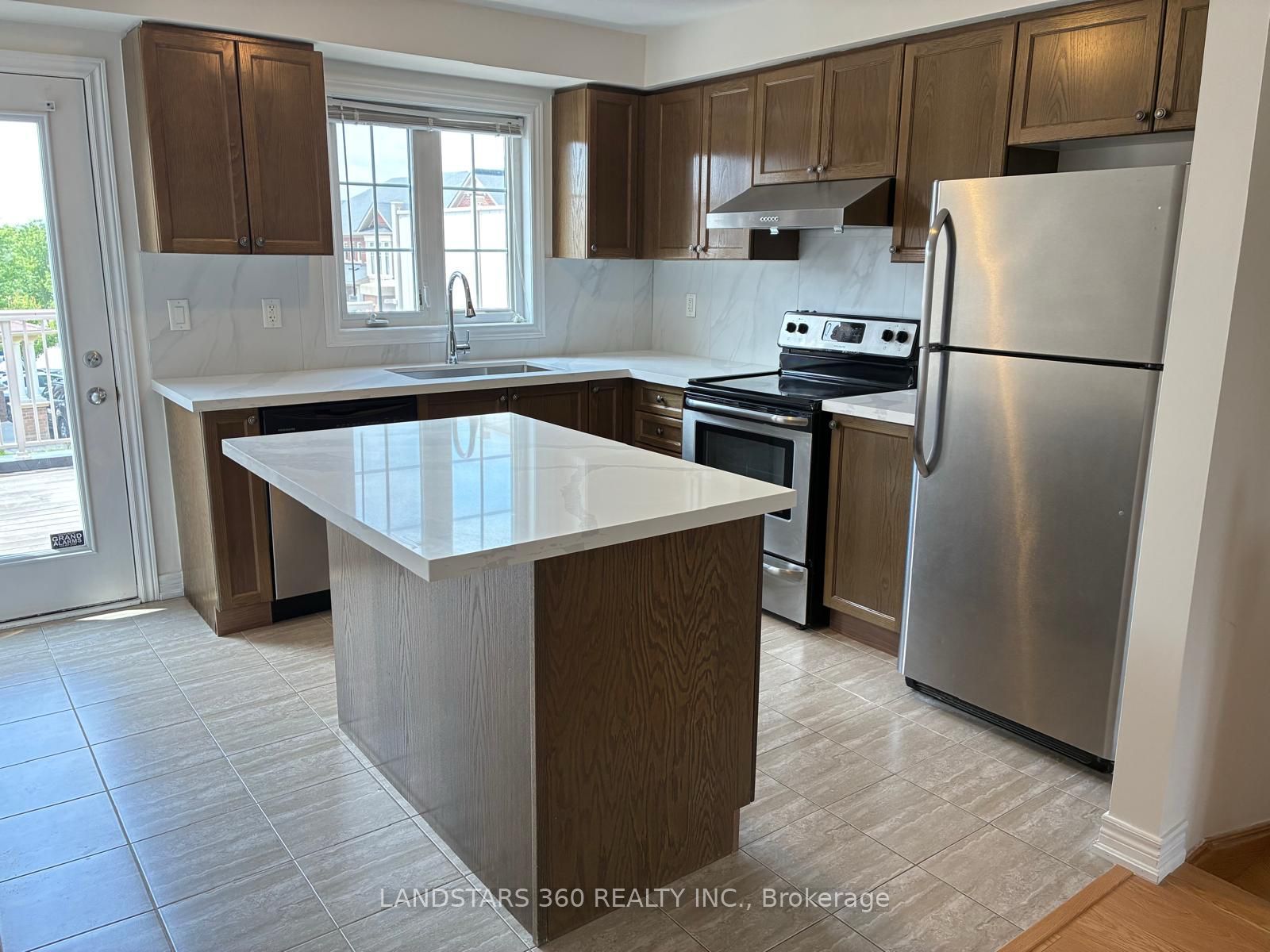 9922 Mccowan Road Property Photo 11