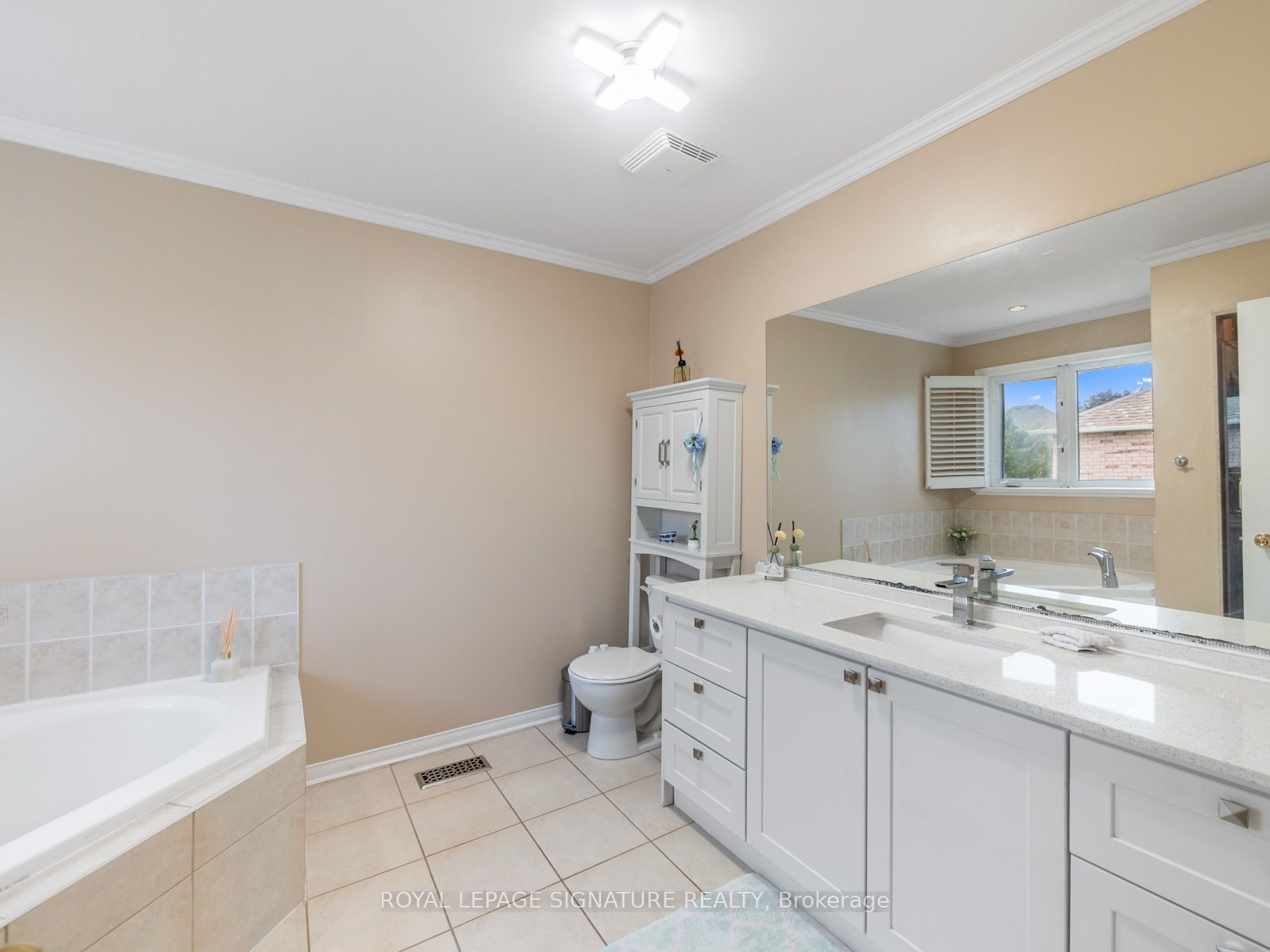26 Tomscot Avenue Property Photo 20