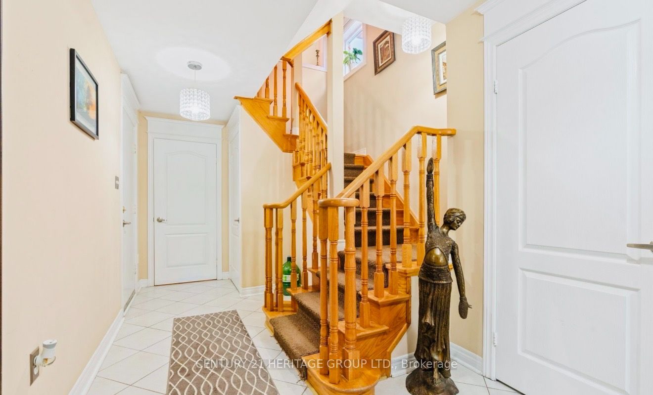 255 Shaftsbury Avenue 63 Property Photo 7