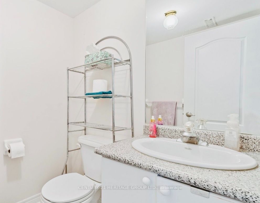 255 Shaftsbury Avenue 63 Property Photo 9