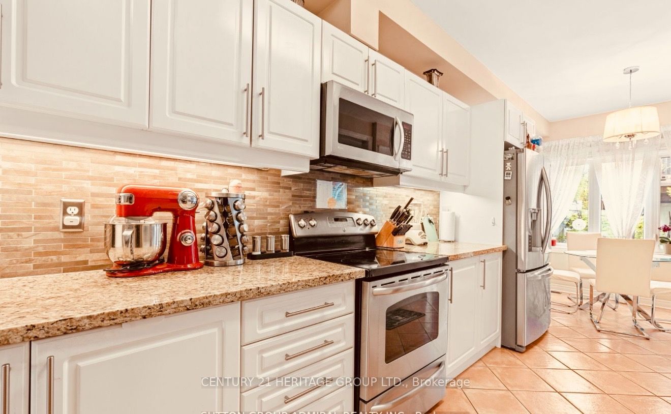 255 Shaftsbury Avenue 63 Property Photo 14
