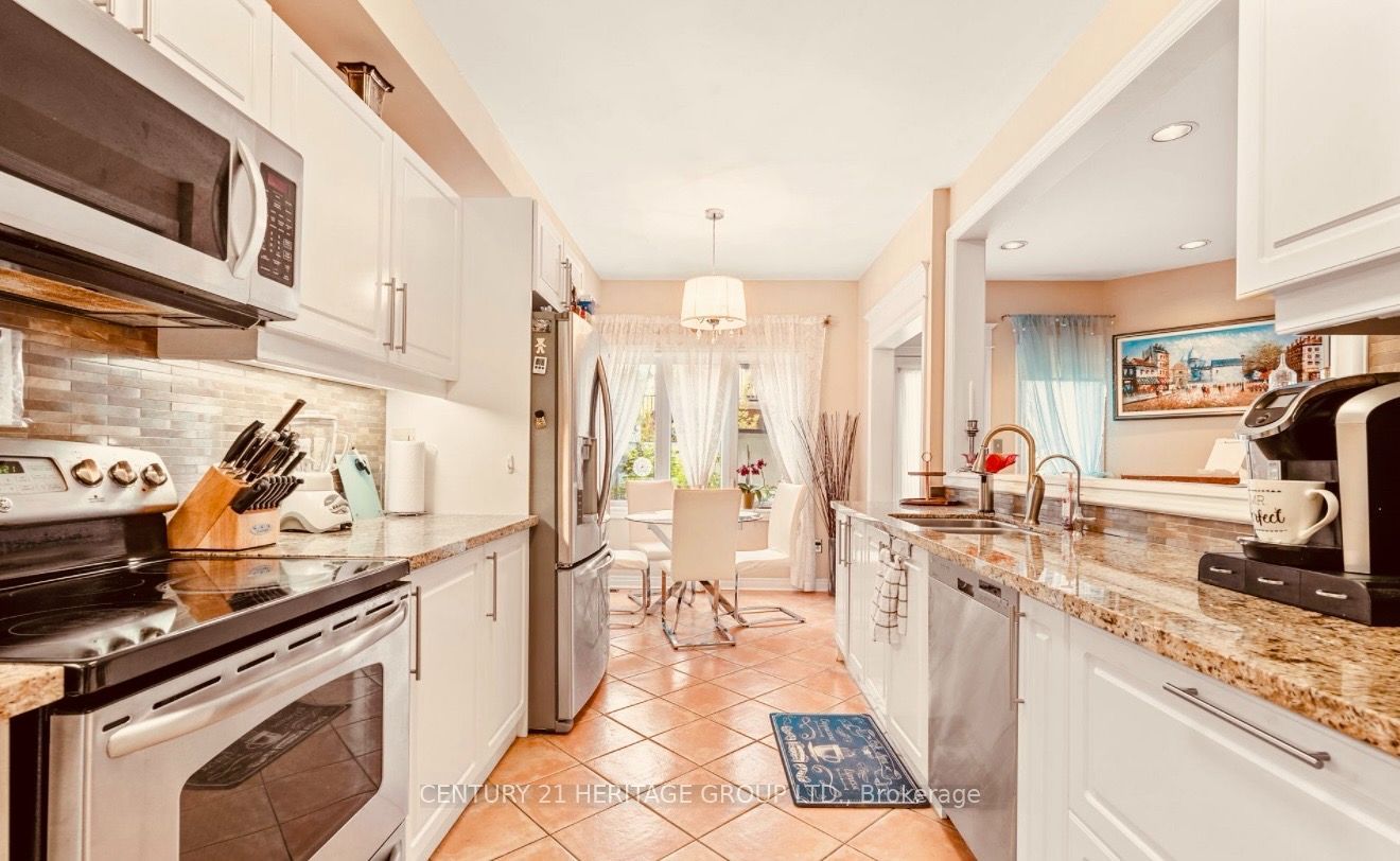 255 Shaftsbury Avenue 63 Property Photo 15