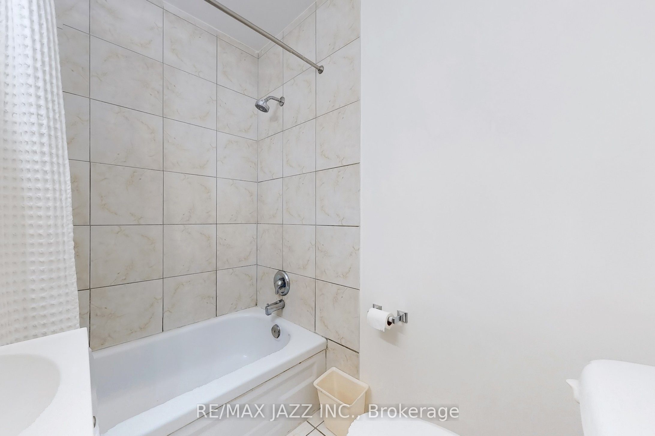 6258 Main Street B Property Photo 18