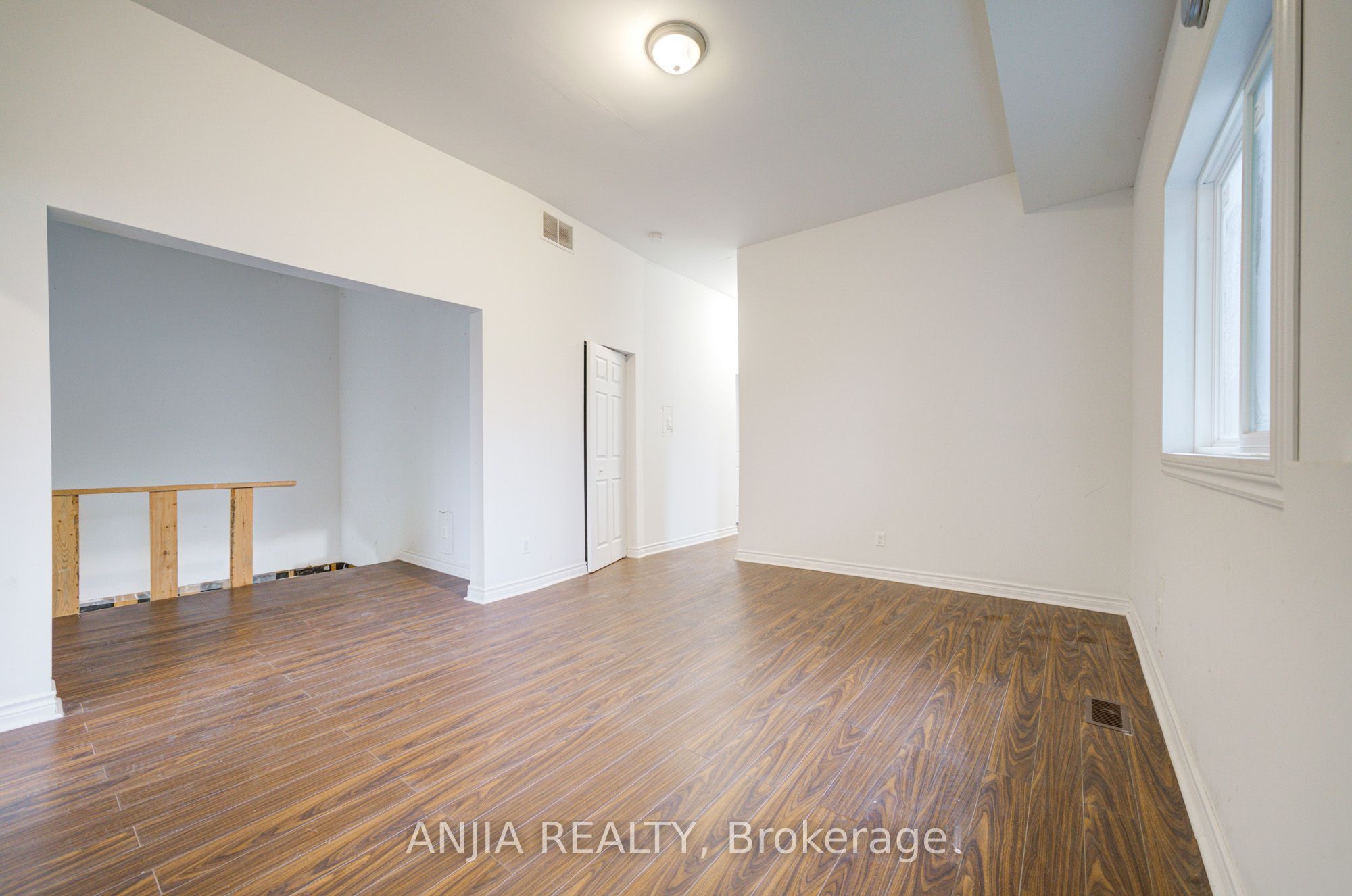 27 Jonquil Crescent Property Photo 5