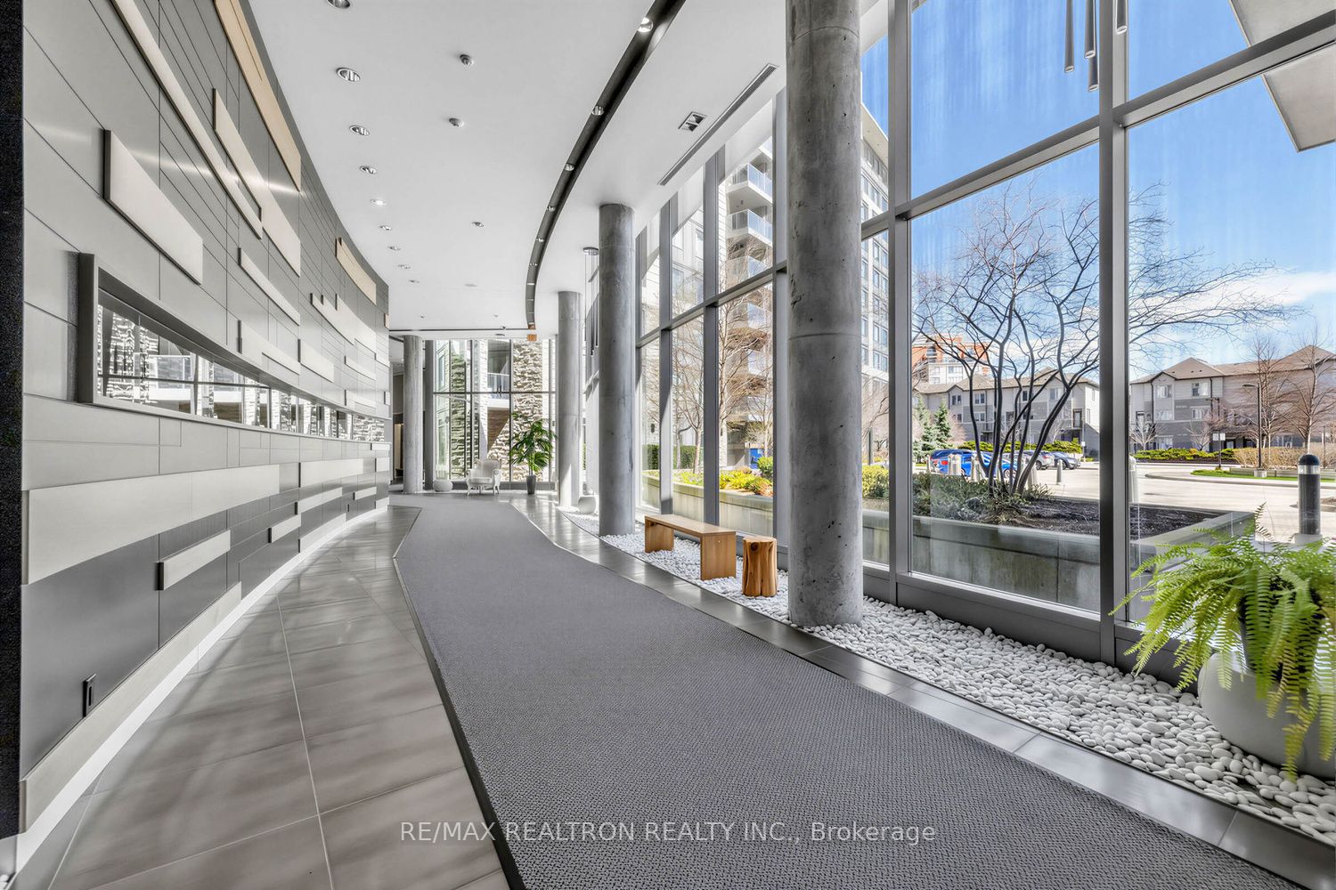 253 South Park Road Ph# 2 Property Photo 3