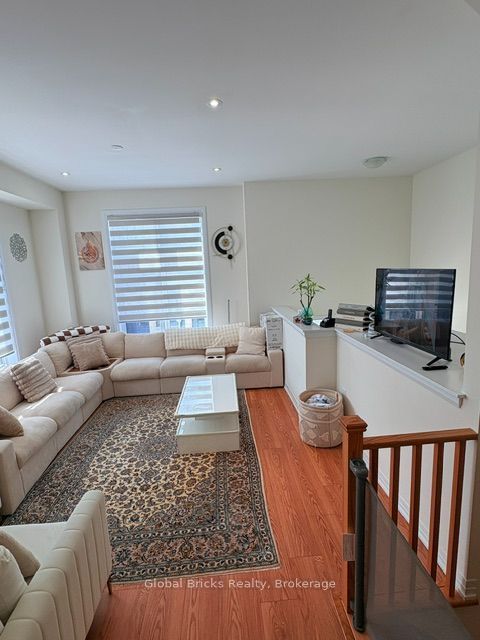 64 Seine Lane E Property Photo 2