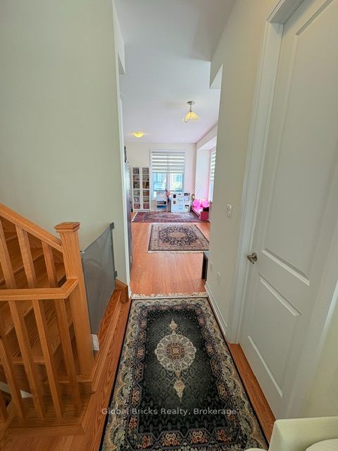 64 Seine Lane E Property Photo 3