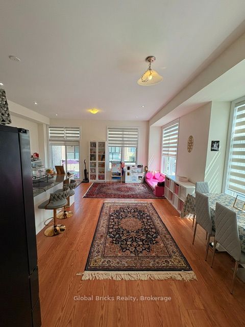 64 Seine Lane E Property Photo 6
