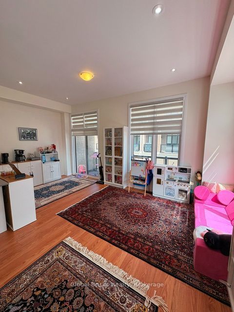 64 Seine Lane E Property Photo 7