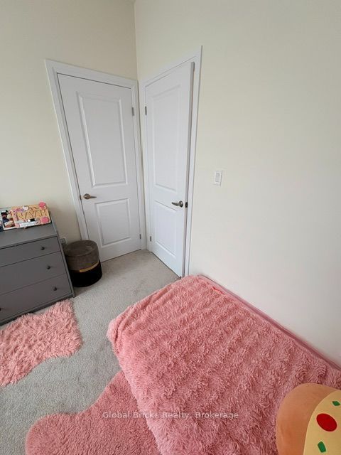 64 Seine Lane E Property Photo 17