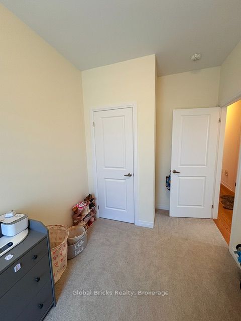 64 Seine Lane E Property Photo 26