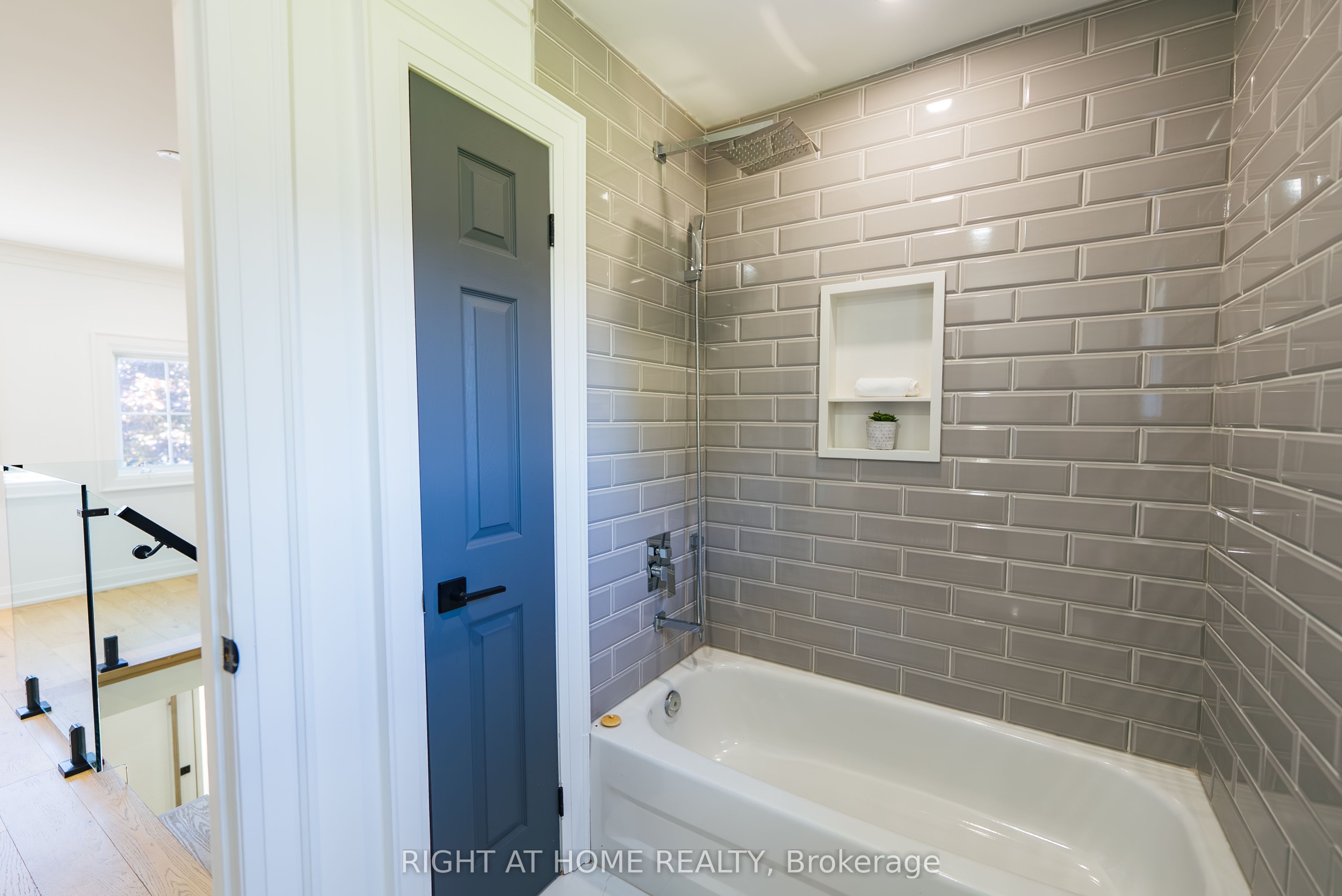 2266 Taylorwoods Boulevard Property Photo 19
