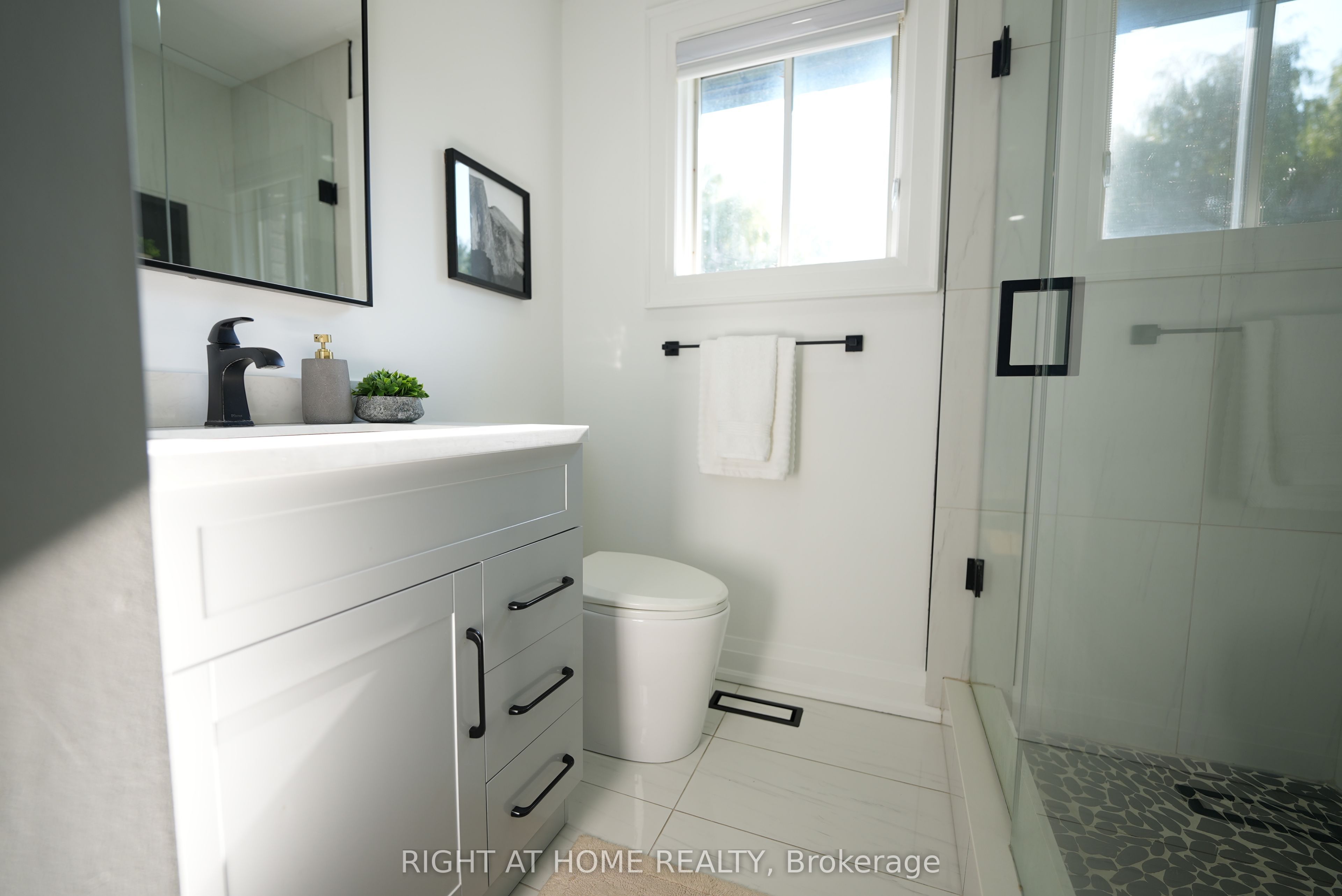 2266 Taylorwoods Boulevard Property Photo 28