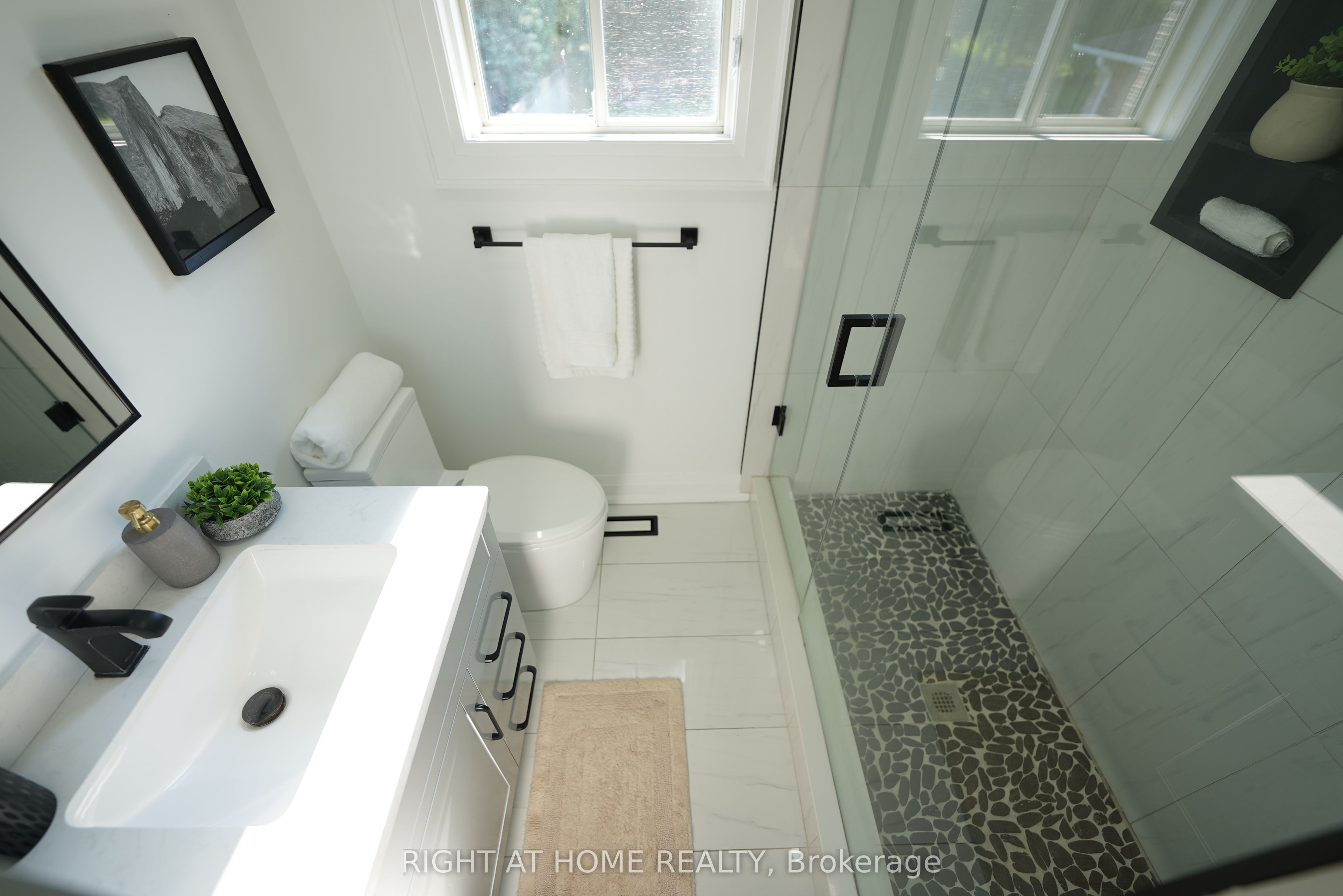 2266 Taylorwoods Boulevard Property Photo 29