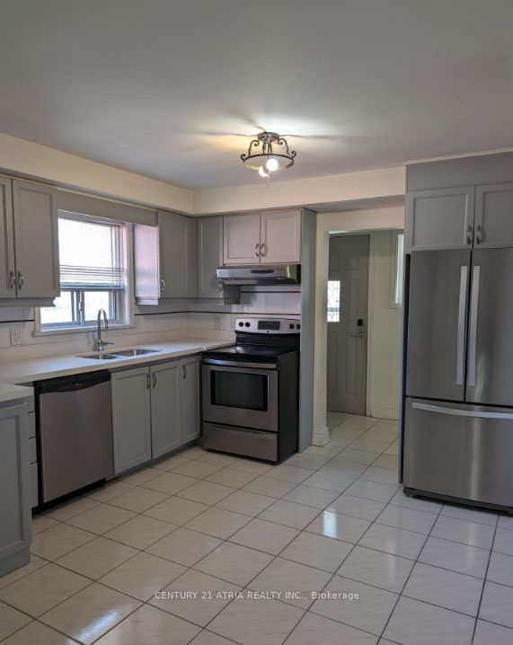 38 Harding Boulevard Main Property Photo 5
