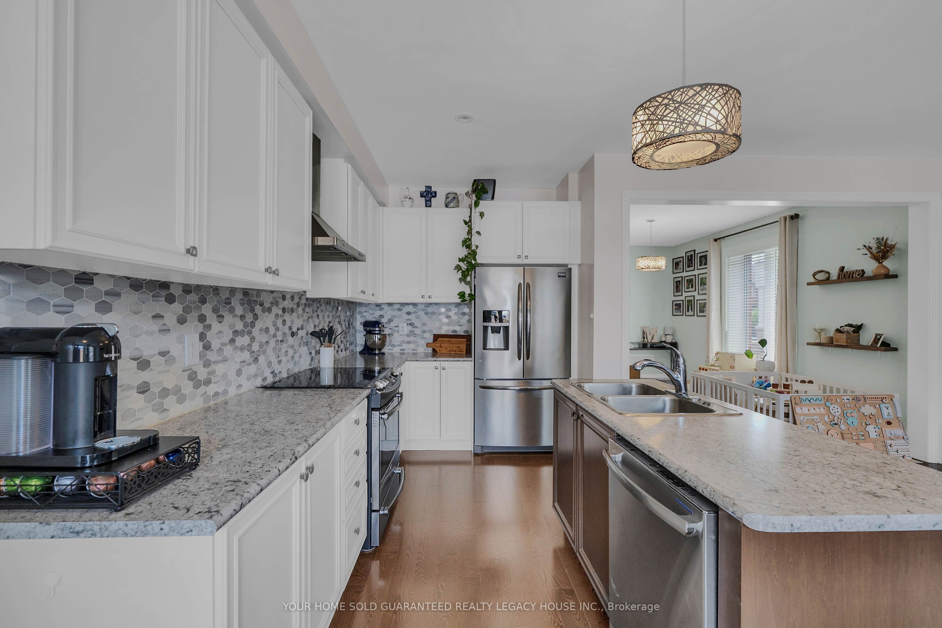 40 Weaver Terrace Property Photo 10