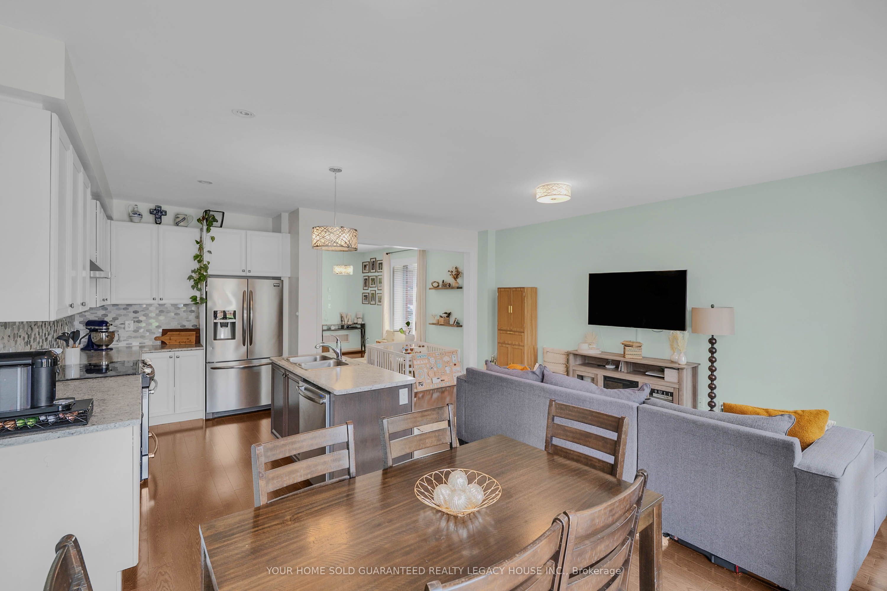 40 Weaver Terrace Property Photo 11