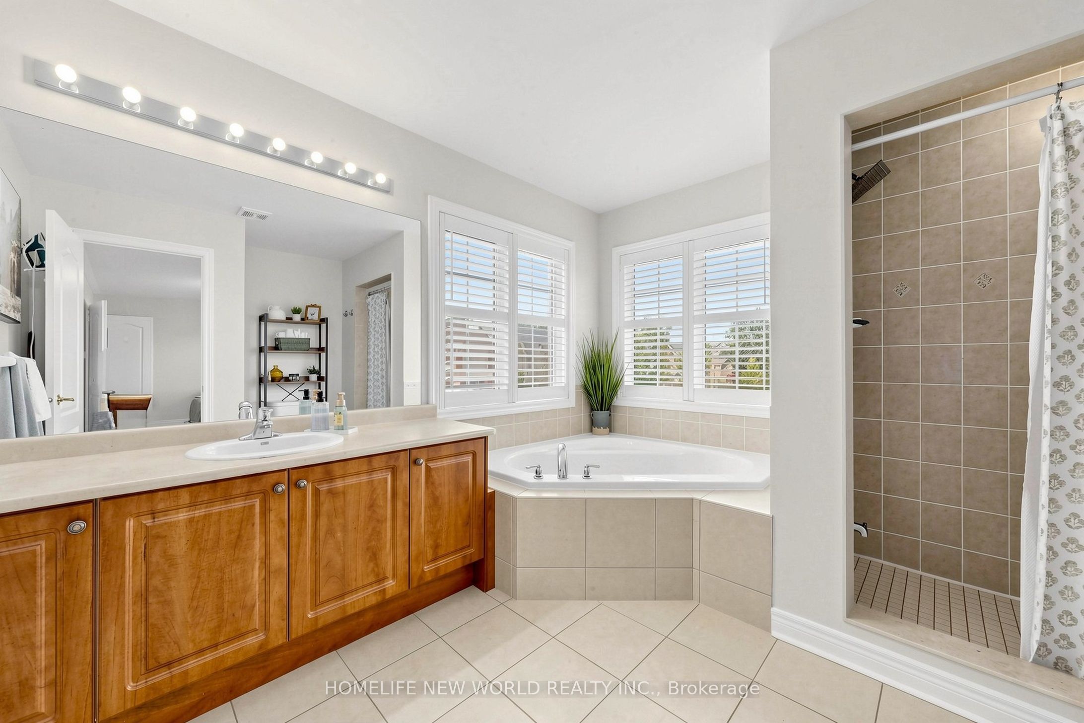 2 Lucida Court Property Photo 25